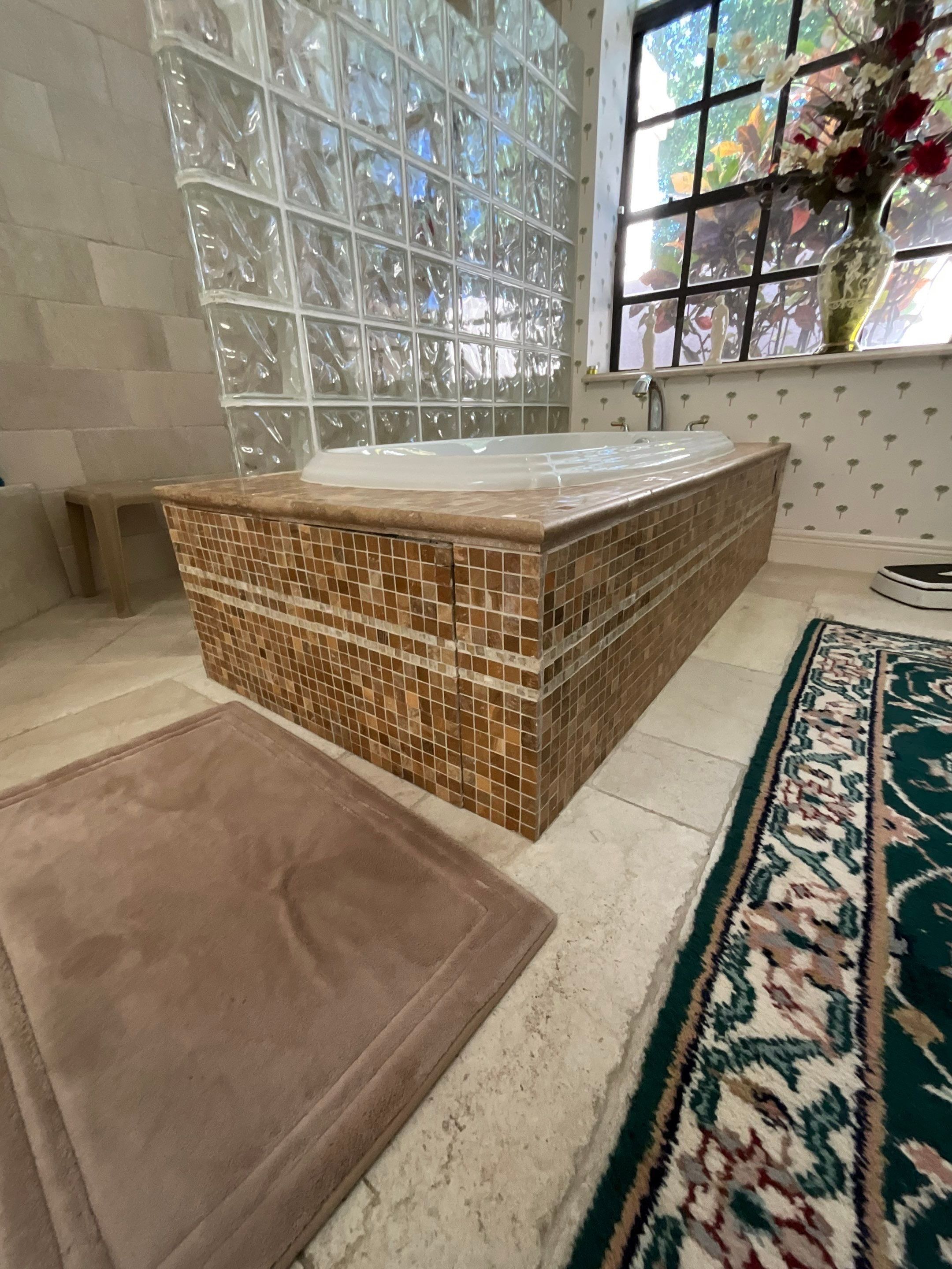 Roman Tub Remodel - Deerfield Beach by Hevi Tile