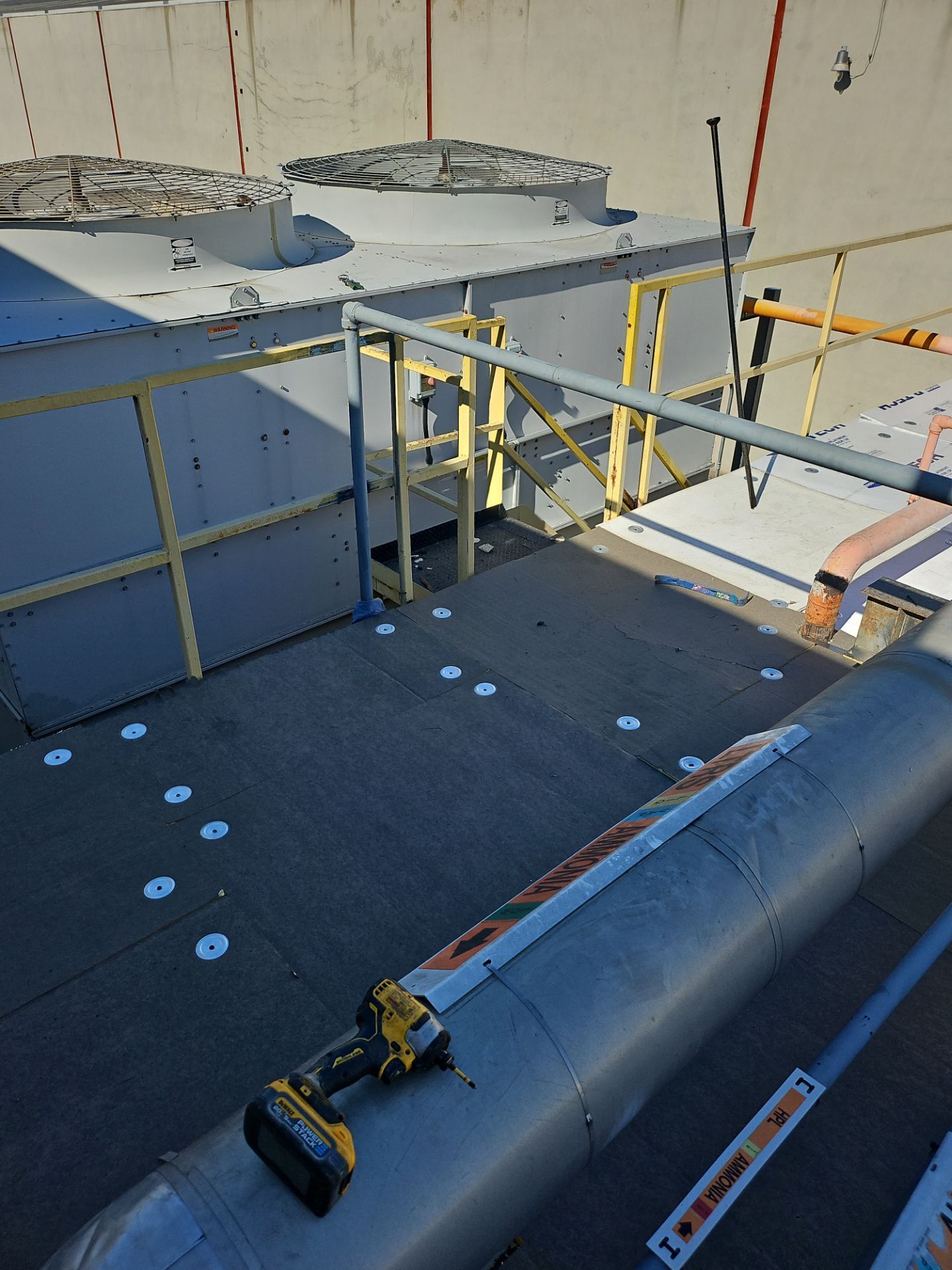 TPO single-ply roofing system using GAF Single-ply TPO 60 mil with 1.5 inch ISO board insulation by Straight Edge Roofing Inc