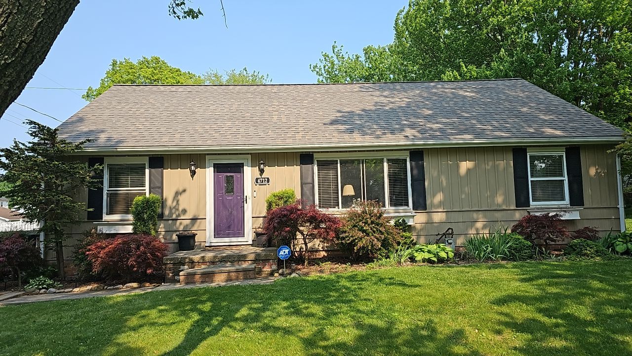 ATLAS PINNACLE COLOR: WEATHERED SHADOW by Eagle Eye Roofing
