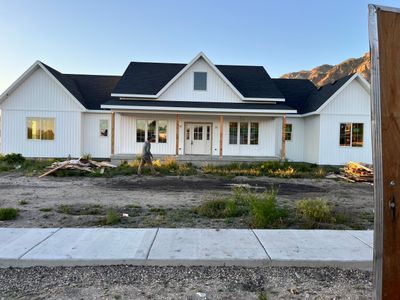 Evan - Exterior