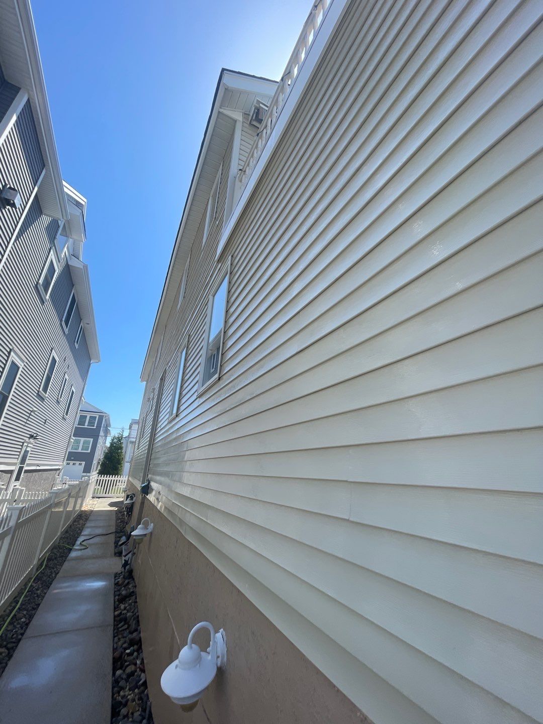 House Wash, Fence Cleaning & concrete Cleaning by SJ Exterior