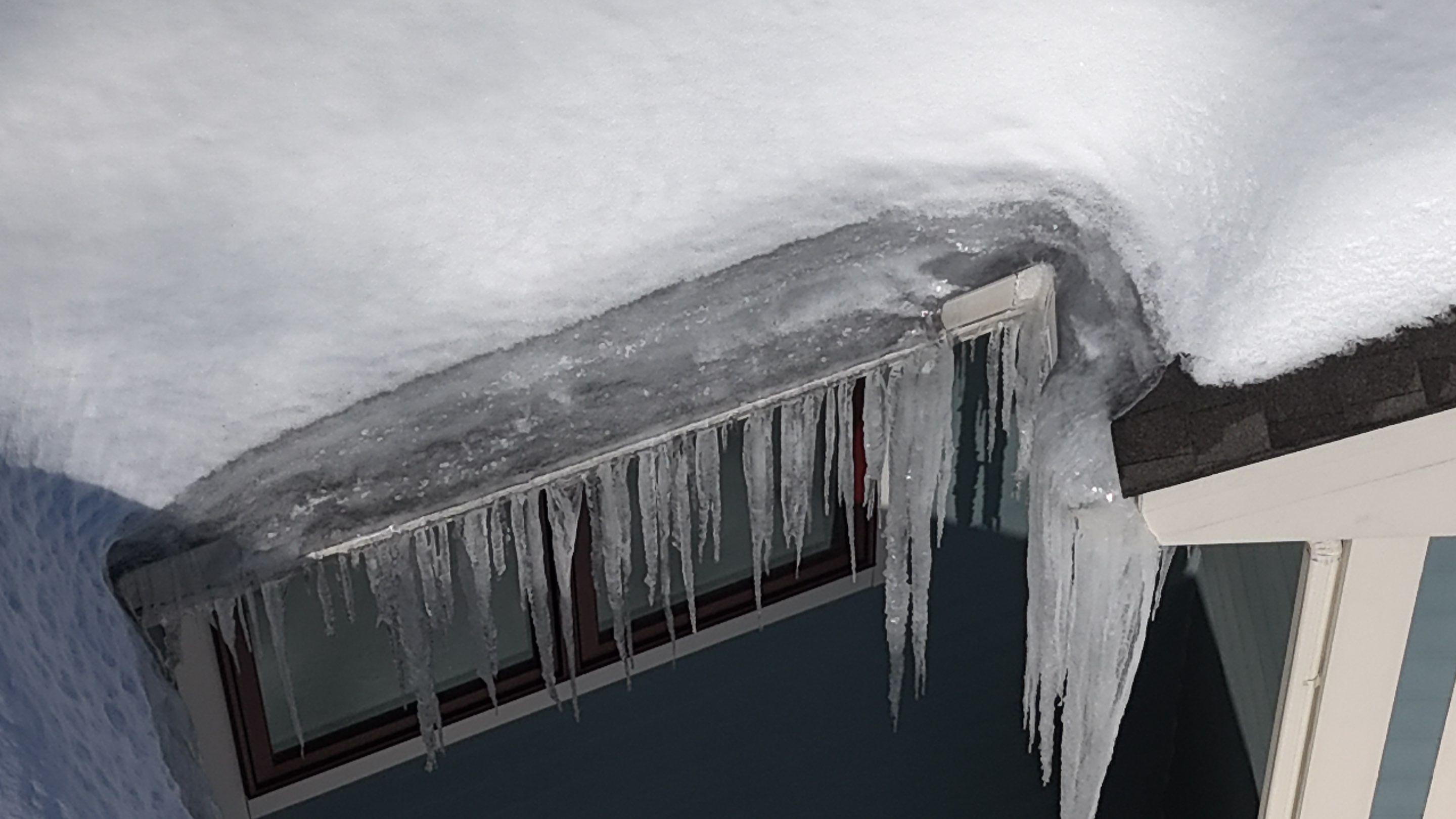Snow | Ice dams Removal by Mighty Dog Roofing of Greater Middlesex County