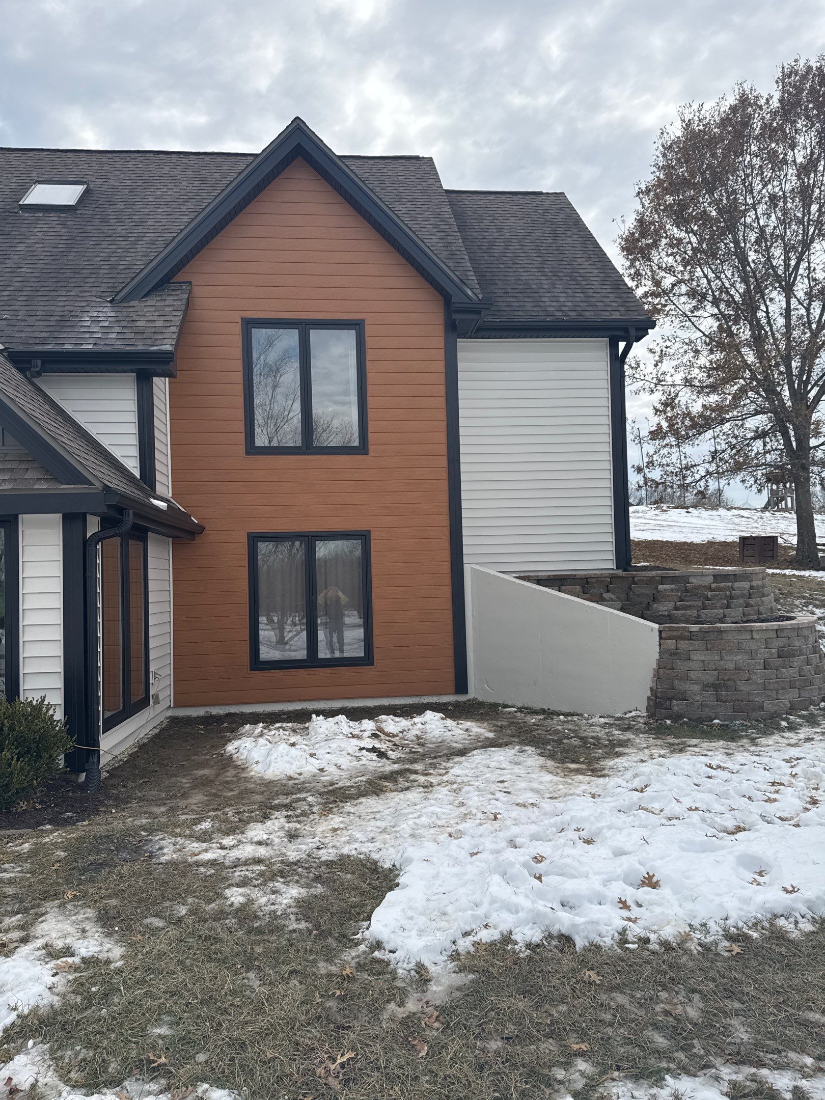 Siding Installation using Craneboard in Liberty Mo  by EEC  Windows, Siding & Roofing 