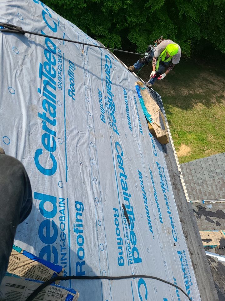 Clifton - CertainTeed Landmark Charcoal Black by RM Banning, Inc.