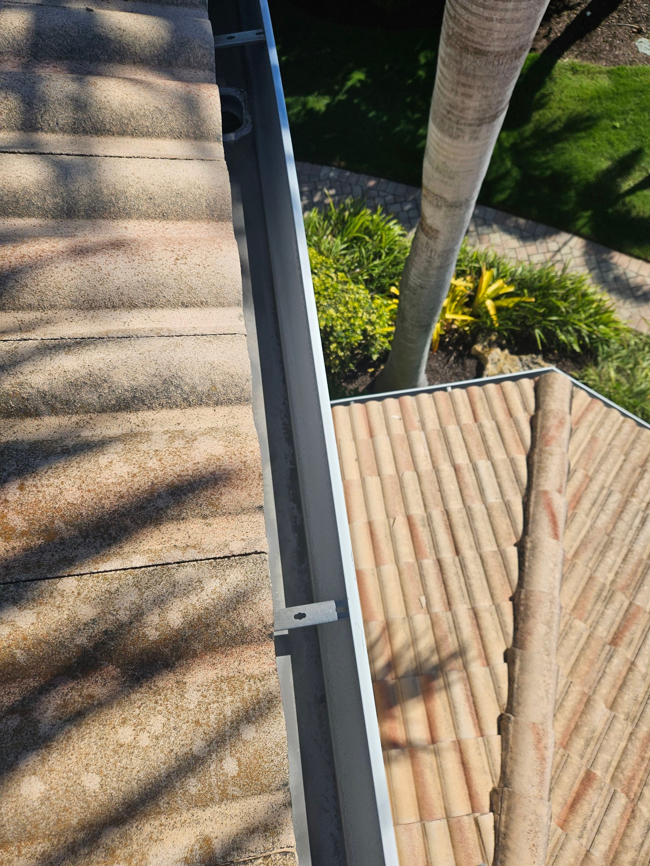 Gutter Cleaning in Sarasota FL by Gutter Professors
