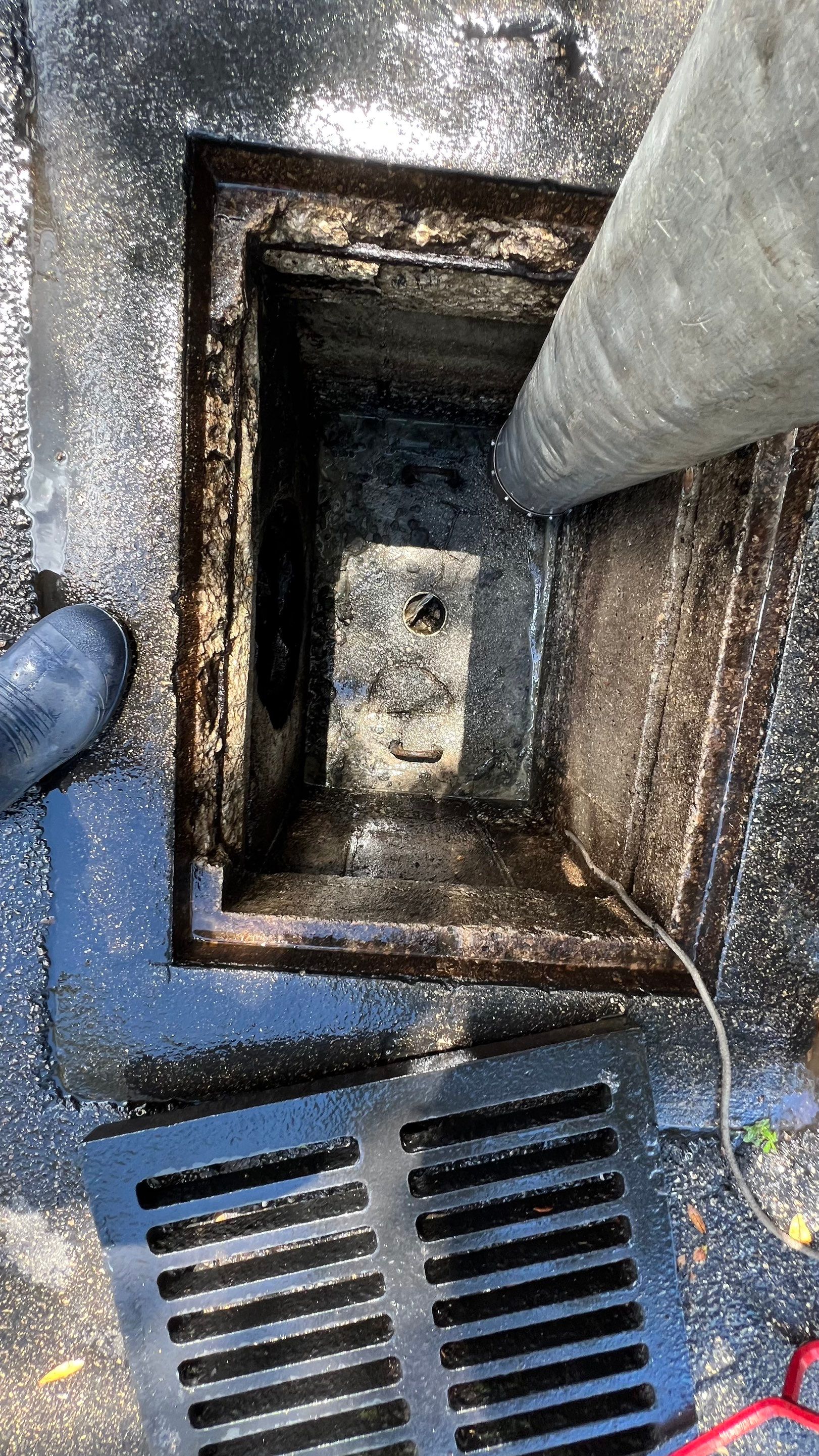 Apartment Complex Storm Water System Cleaning and Maintenance by APS Power & Water