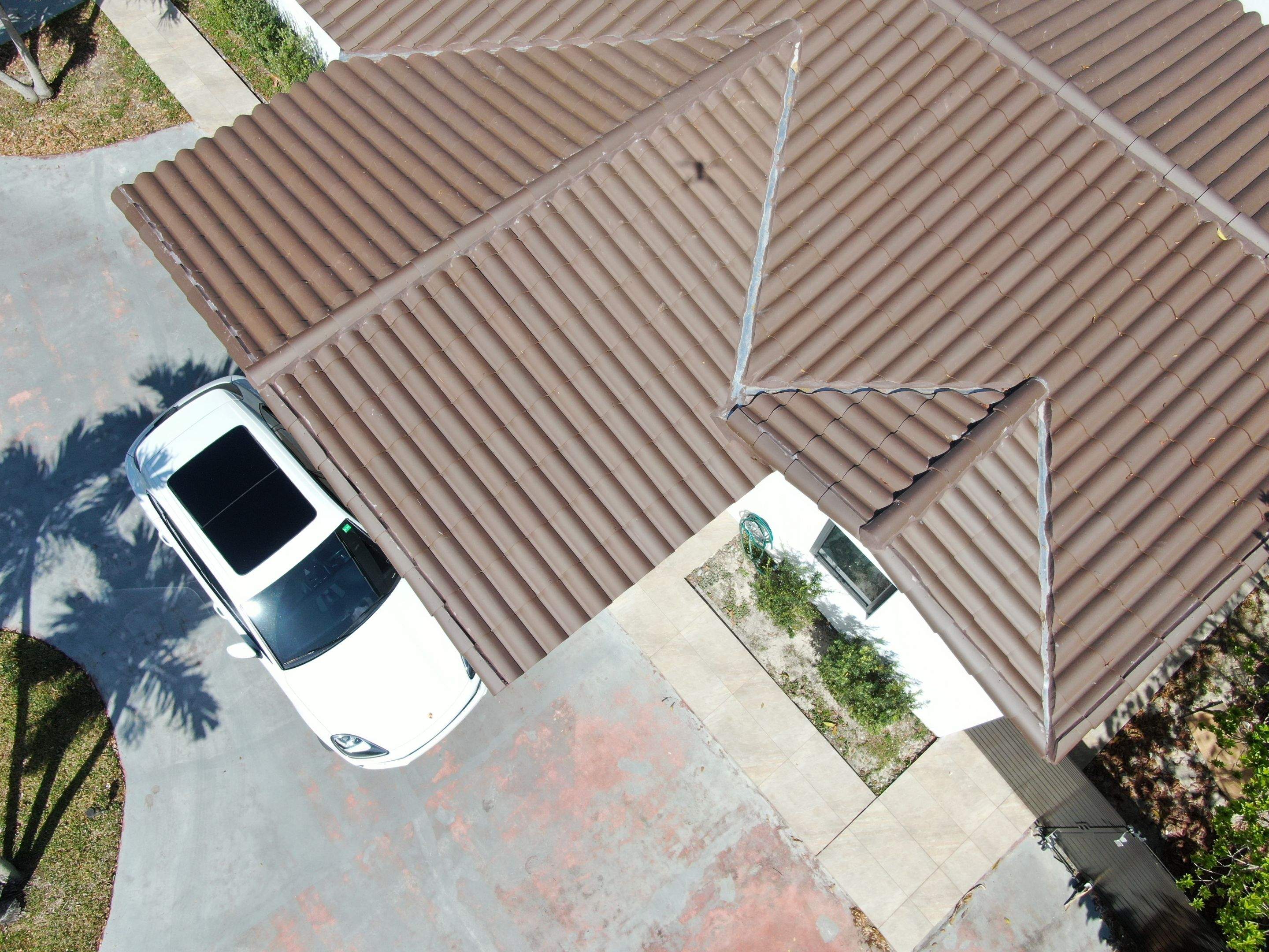 Verea Spanish S - Graphite Color by Istueta Roofing