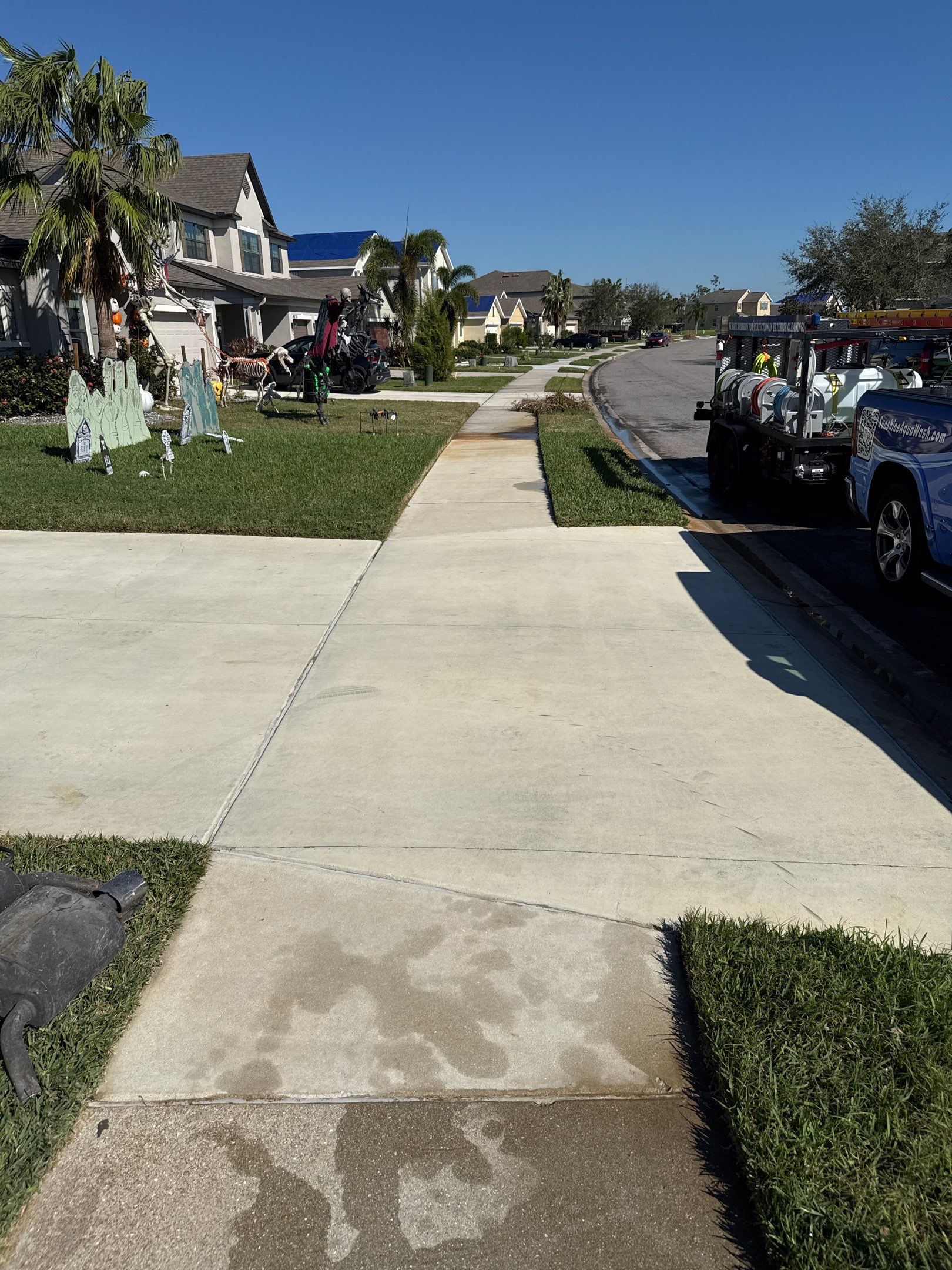 Comprehensive Concrete and Vinyl Fence Cleaning in Willow Walk Community, Palmetto, FL by Sunshine AquaWash