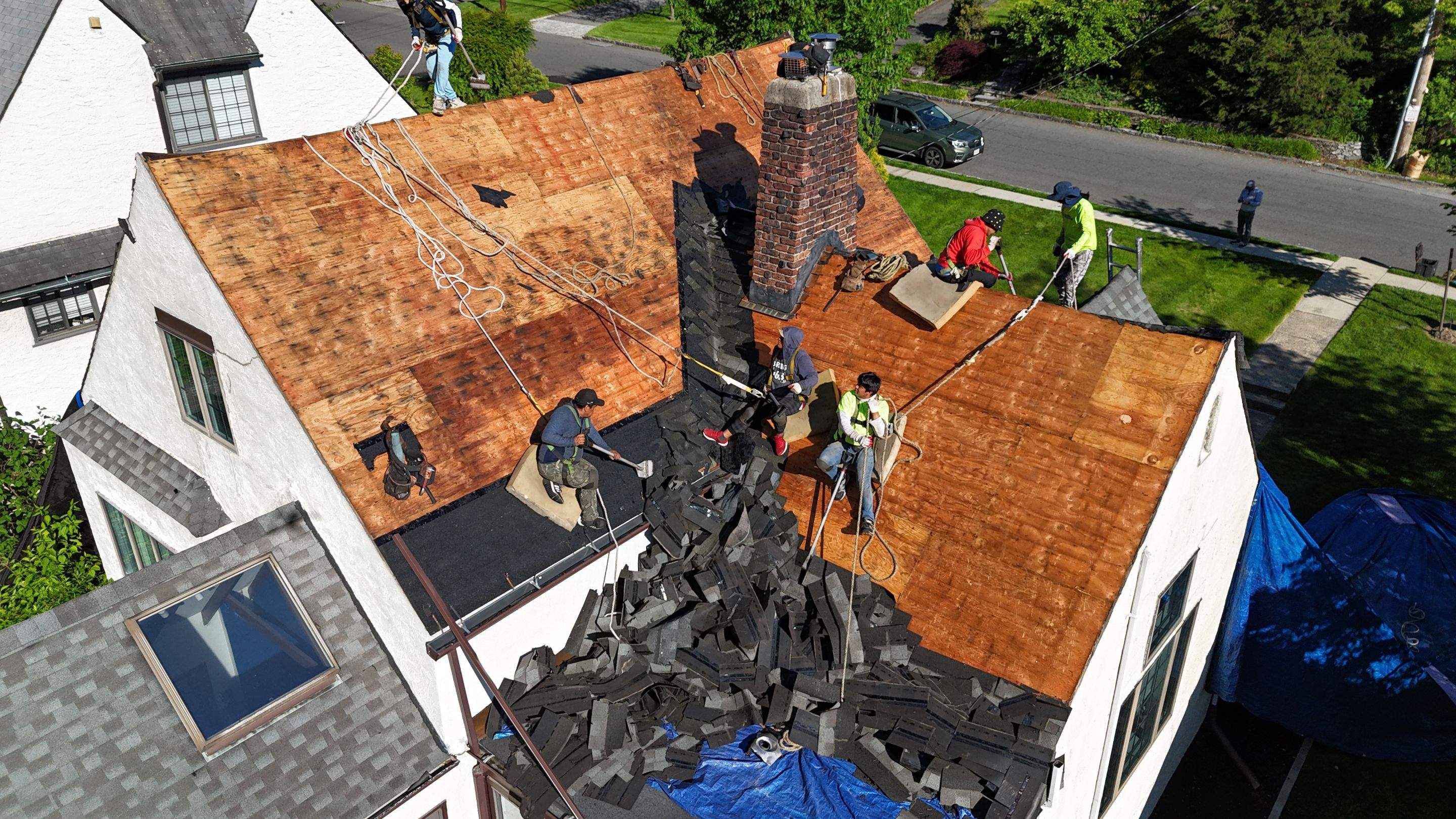 Project in Larchmont by The Energy Efficient Roofer & George's Seamless Gutters