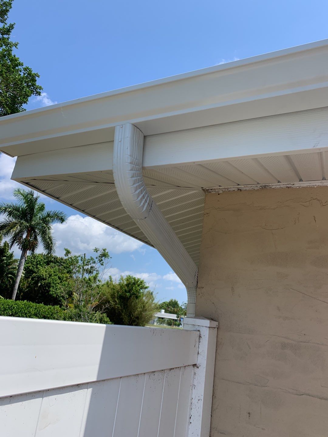 Soffit and Fascia Replacement in Fort Myers FL by Gutter Professors