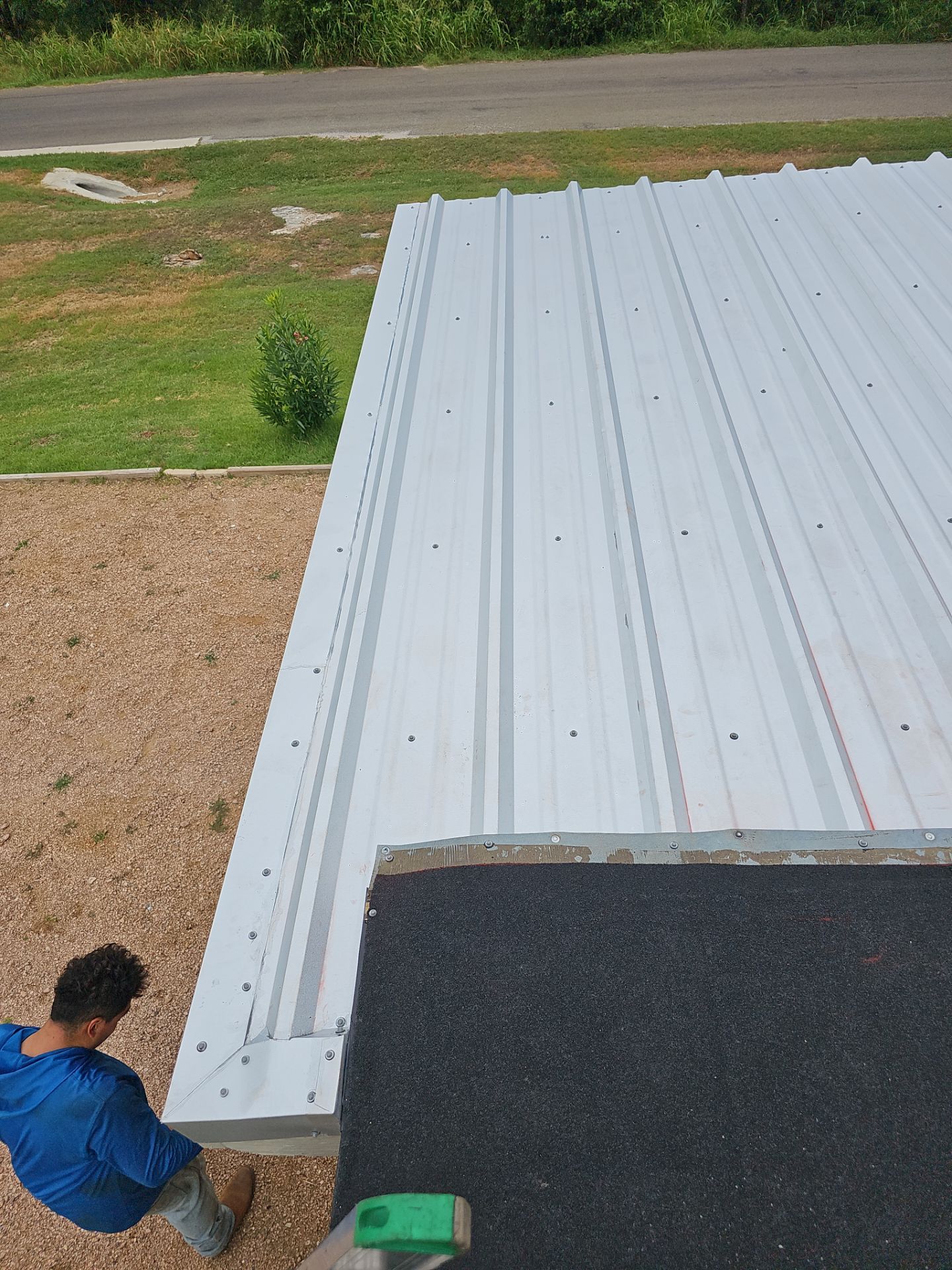 Residential Roofing Installation using Owens Corning Oakridge Onyx Black by DeZign Roofing & Exteriors