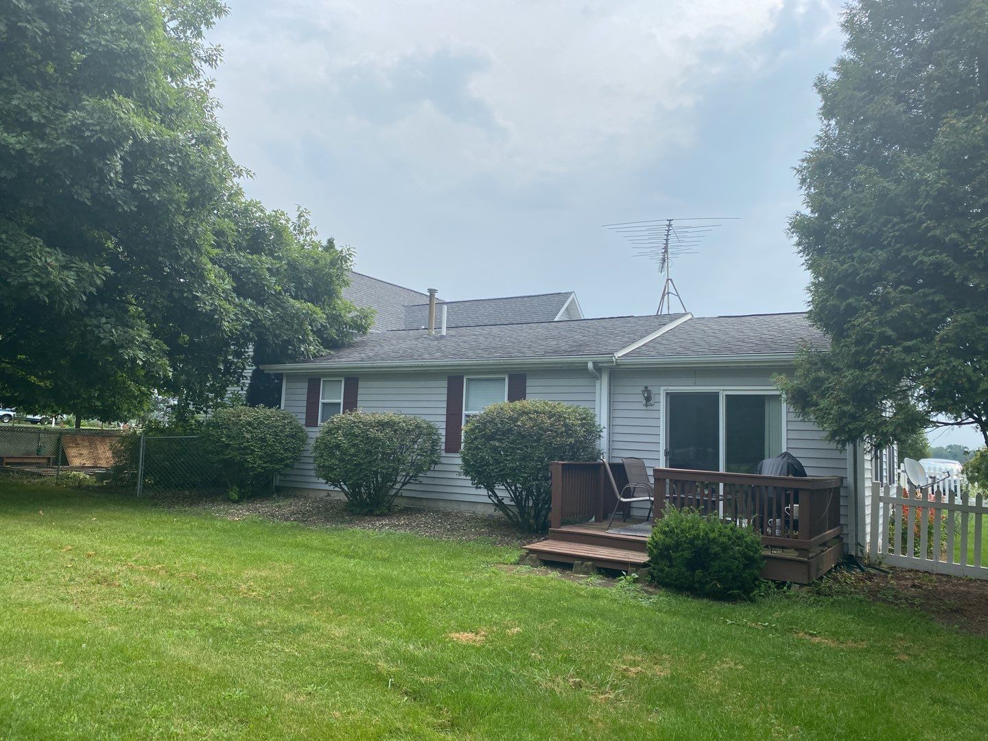 Residential Roofing Installation using Vic West Nothridge Slate by 4Ever Metal Roofing