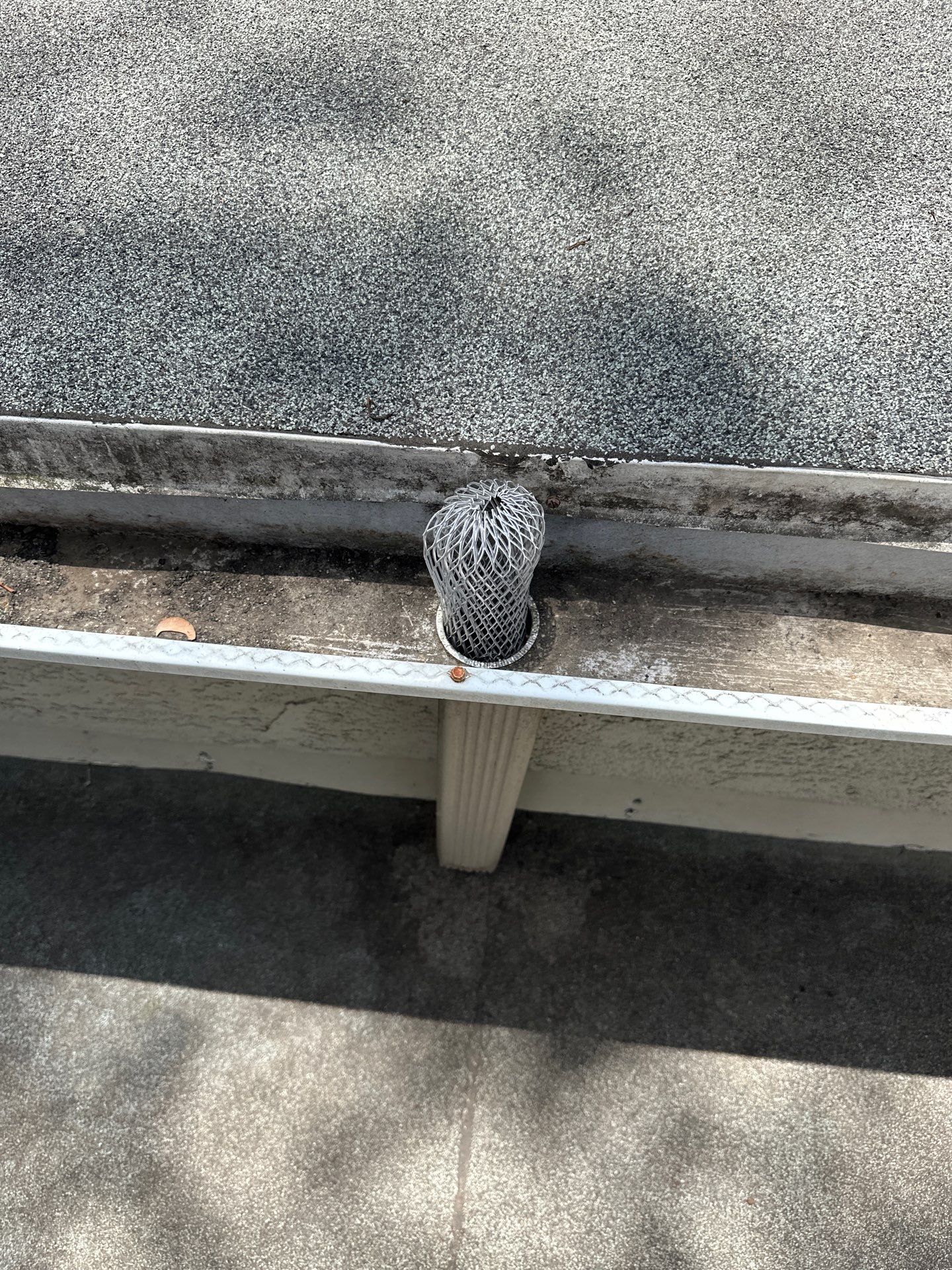 Lake Forest Gutter Cleaning - Gutter Guard Removal by Property Cleaning Experts