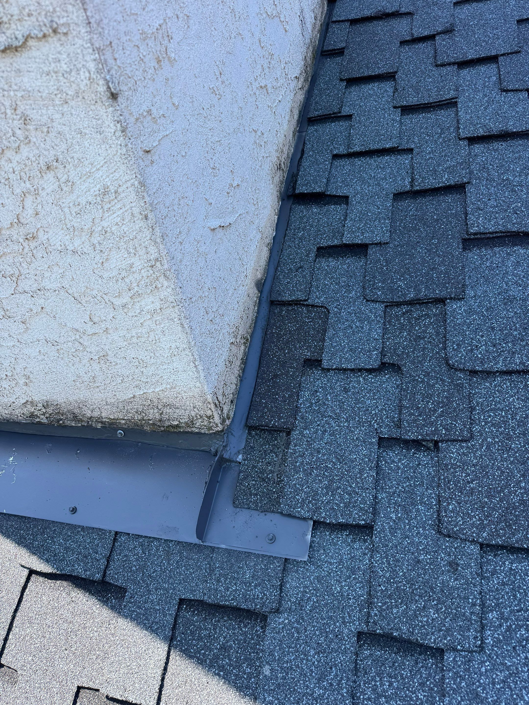 Presidential shingle roof by Straight Edge Roofing Inc