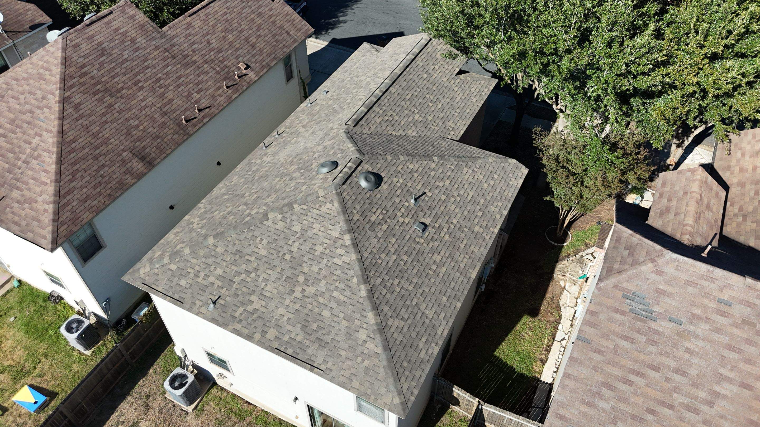 Weathered Wood - Malarkey Vista by RoofsOnly.com