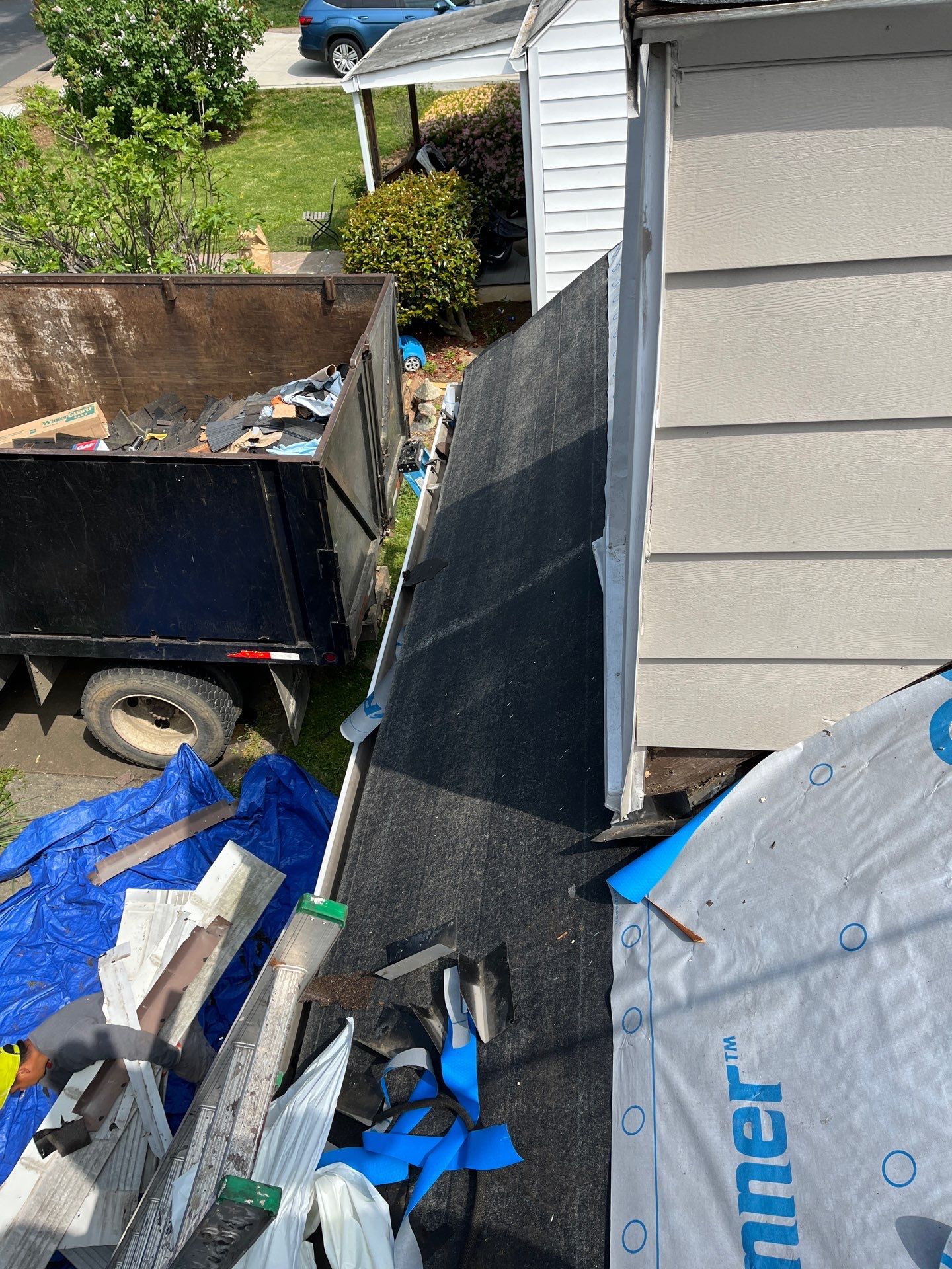 Falls Church: CertainTeed Landmark Pro Designer Shingles in Max Def Pewter by RM Banning, Inc.