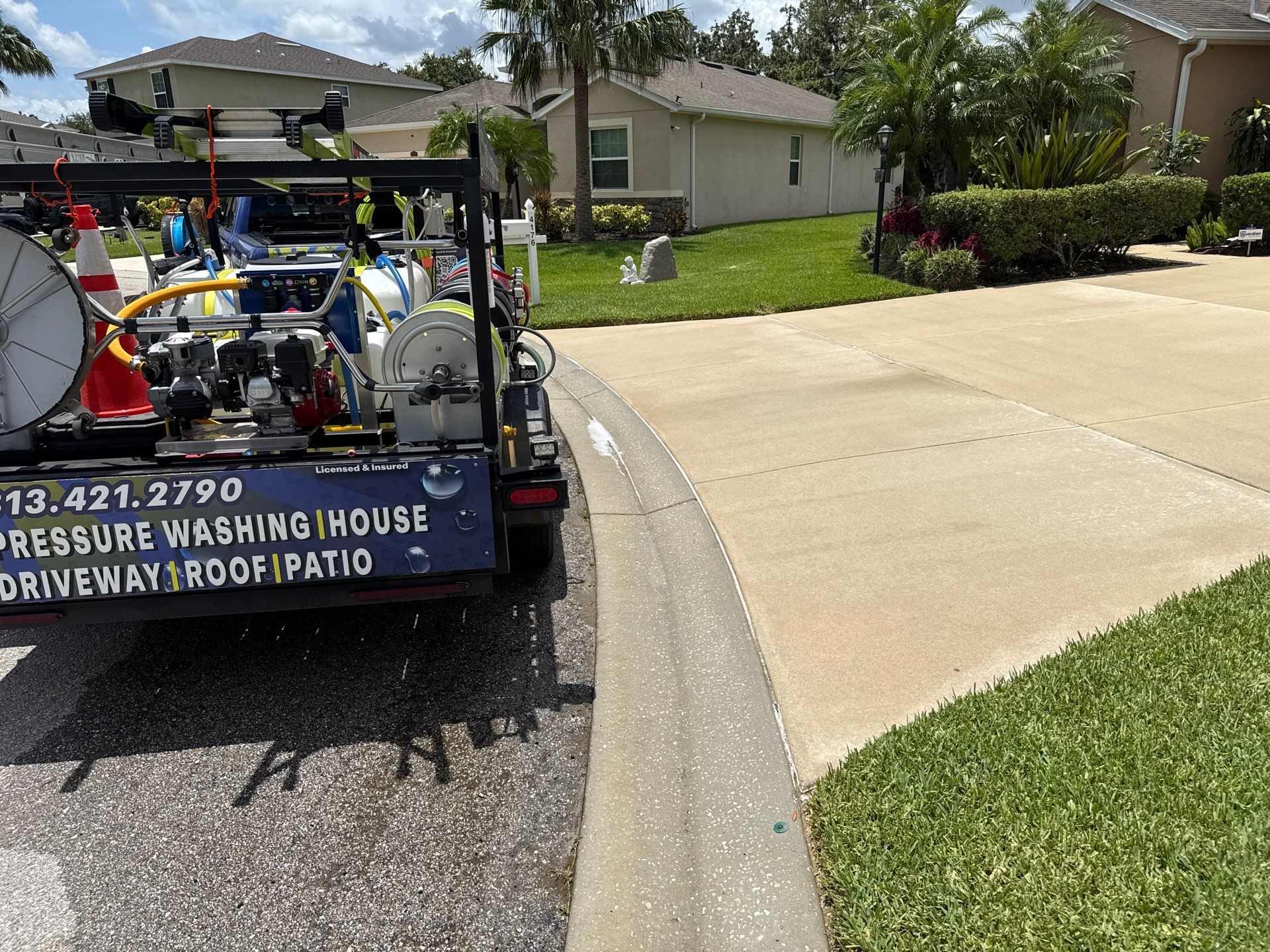 Concrete Driveway Cleaning – Covered Bridge Estates, Ellenton, FL by Sunshine AquaWash