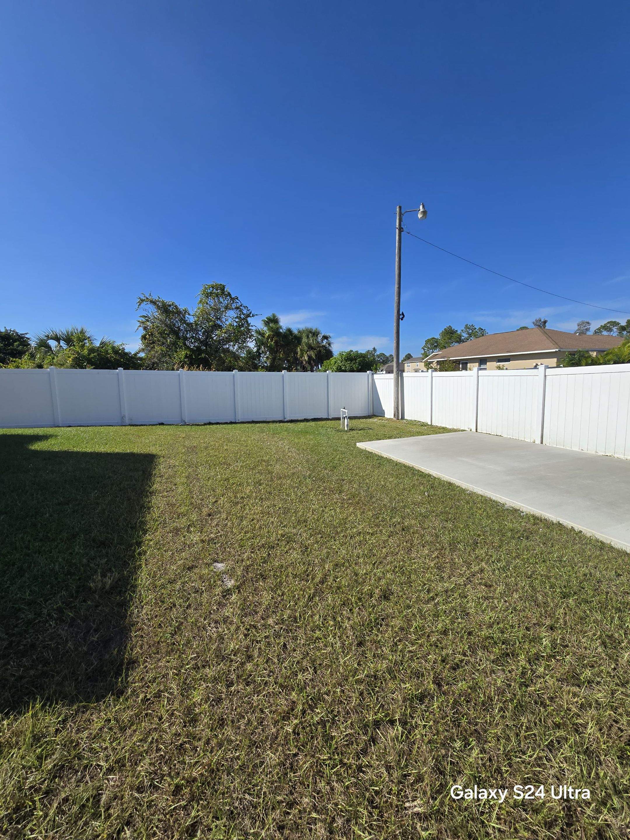 Vinyl Fence in Lehigh Acres by True Fence LLC