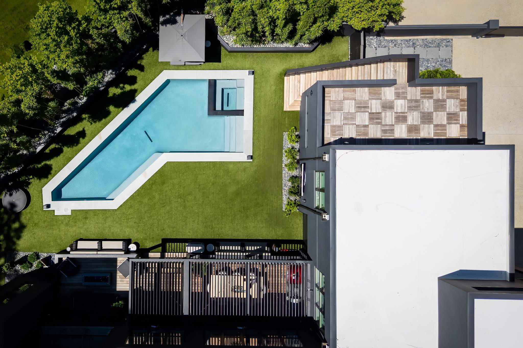 Backyard Renovation and Spa addition  by Aquarama Pools and Spas