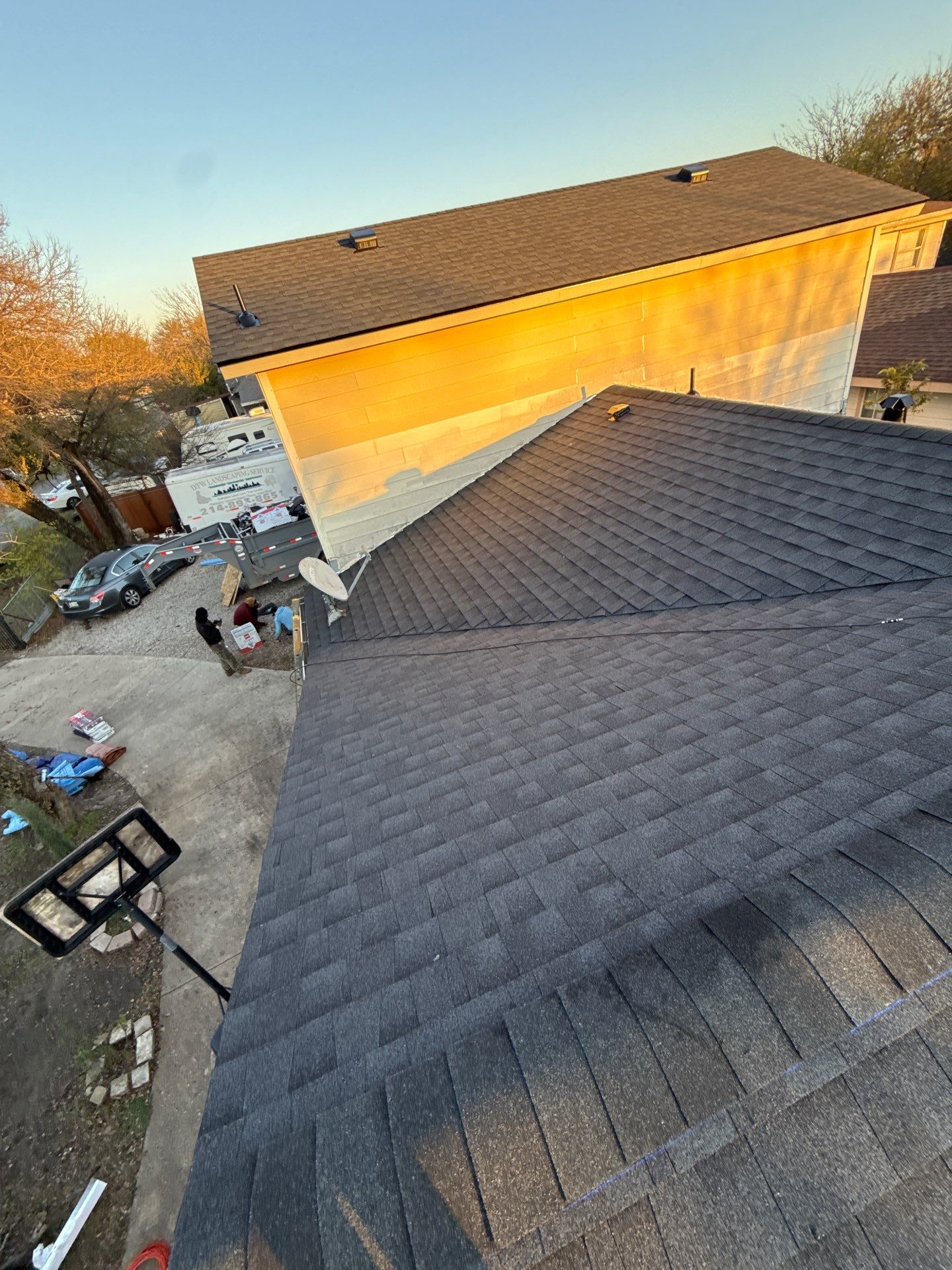 GAF Natural Shadow - Charcoal  by Top Sun Roofing