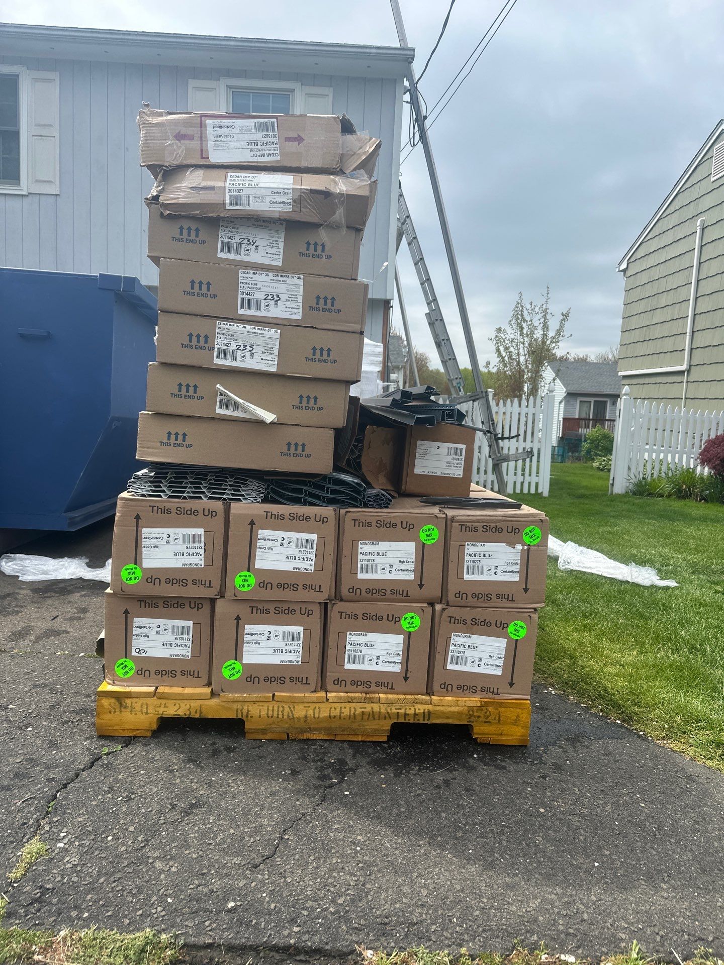 Siding Installation using Certainteed Cedar Impressions Straight Edge Perfection Shingles - D7 - Pacific Blue by A Plus Exterior