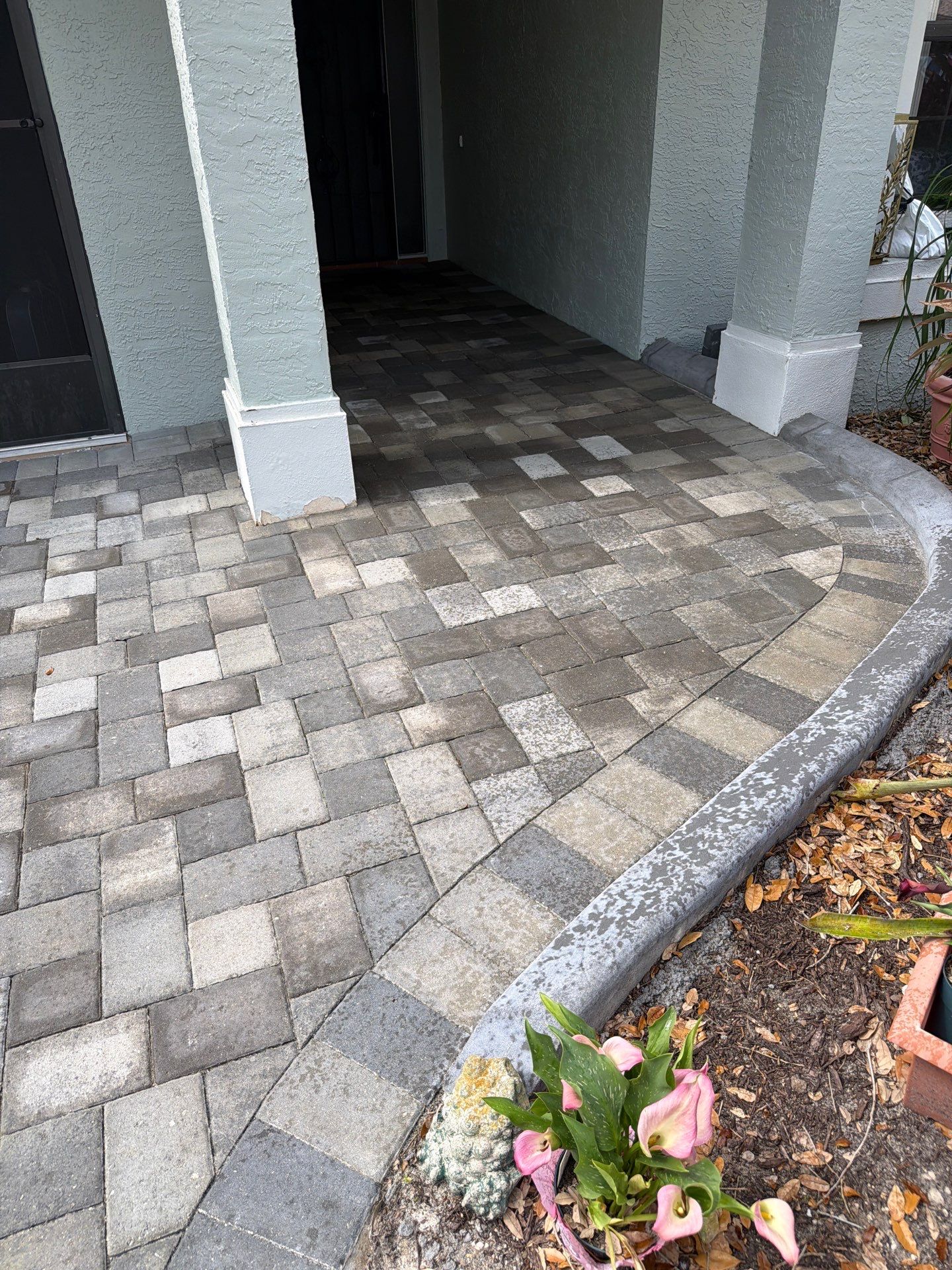 Professional Paver Sealing for Multi-Toned Driveway in Sun City Center by Supreme Paver Experts