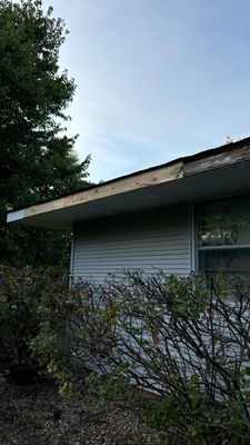 Turtle Shell gutter protection installation in Morris, IL 60450, photograph 35