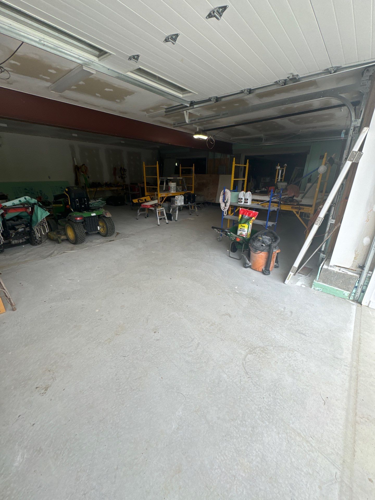 Mid Grey Grit Project in Gibsonia by Floors in a Day, Inc