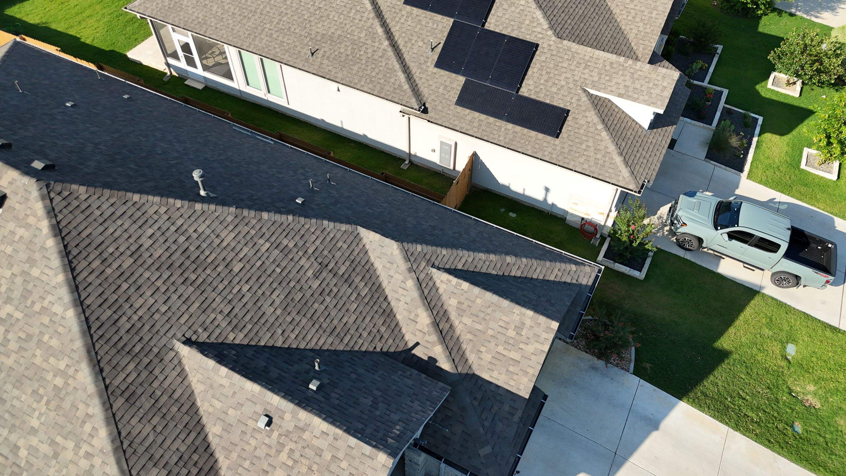 Weathered Wood - Malarkey Vista by RoofsOnly.com