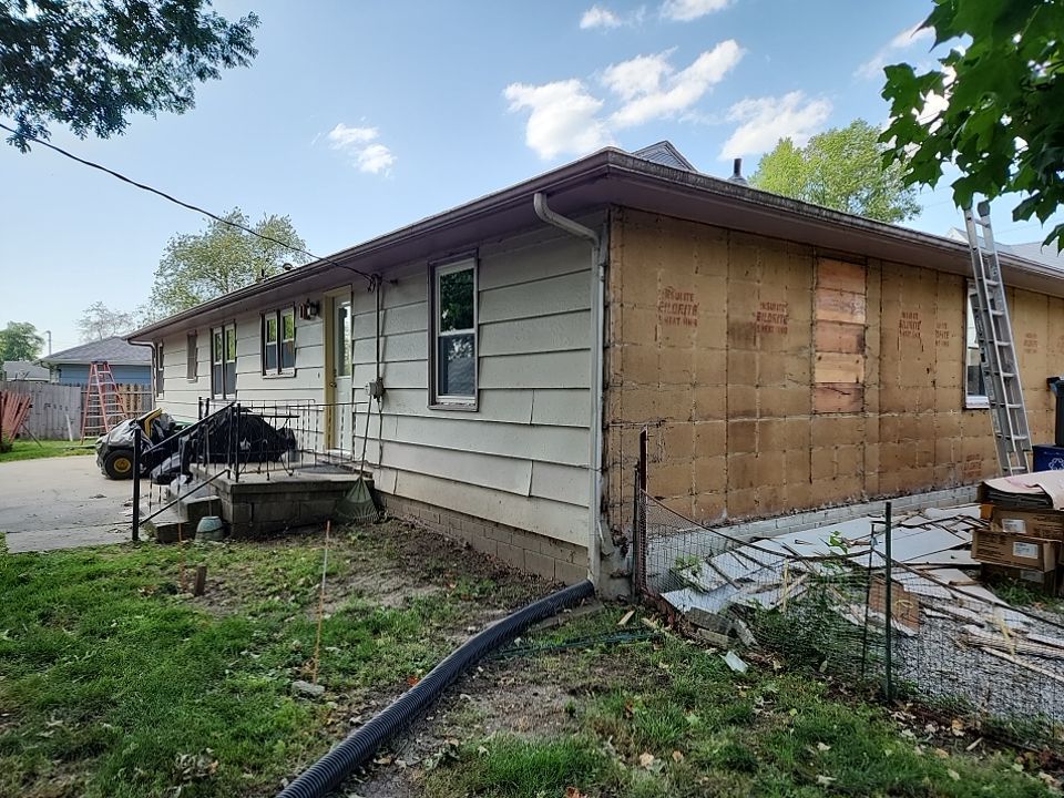 Siding Installation using Driftwood Craneboard D7 by EEC Windows, Siding & Roofing