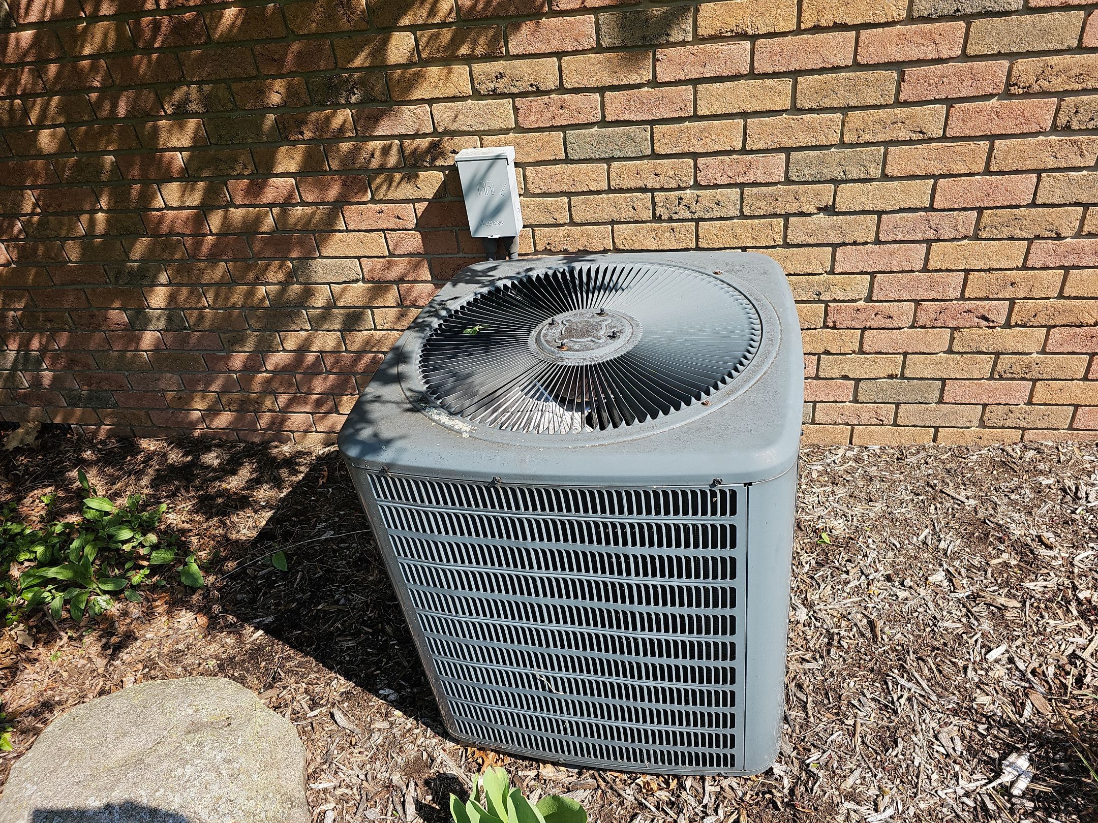 ATLAS PINNACLE COLOR: WEATHERED SHADOW by Eagle Eye Roofing