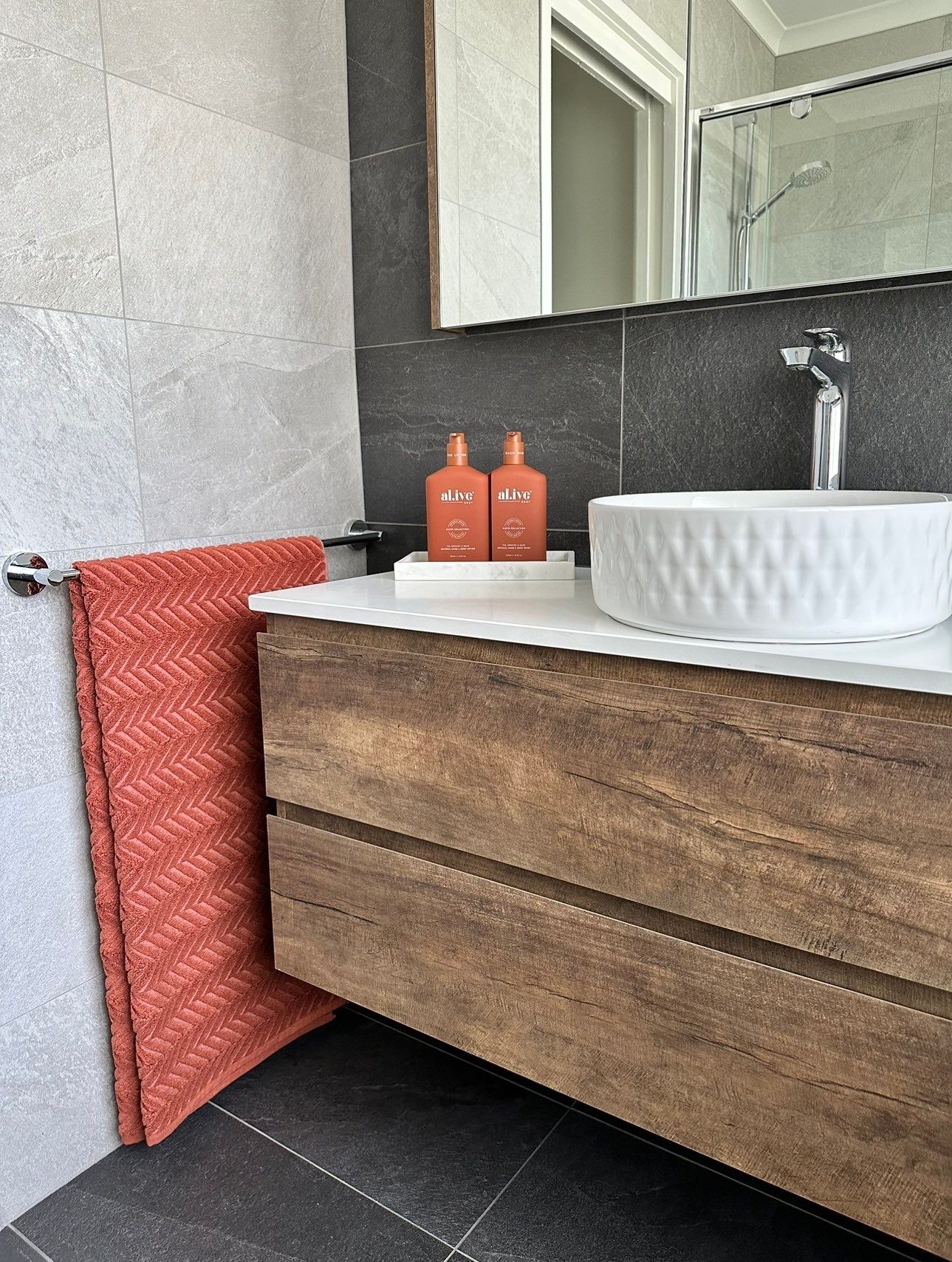 Small Ensuite Renovation by Re-seal Bathrooms