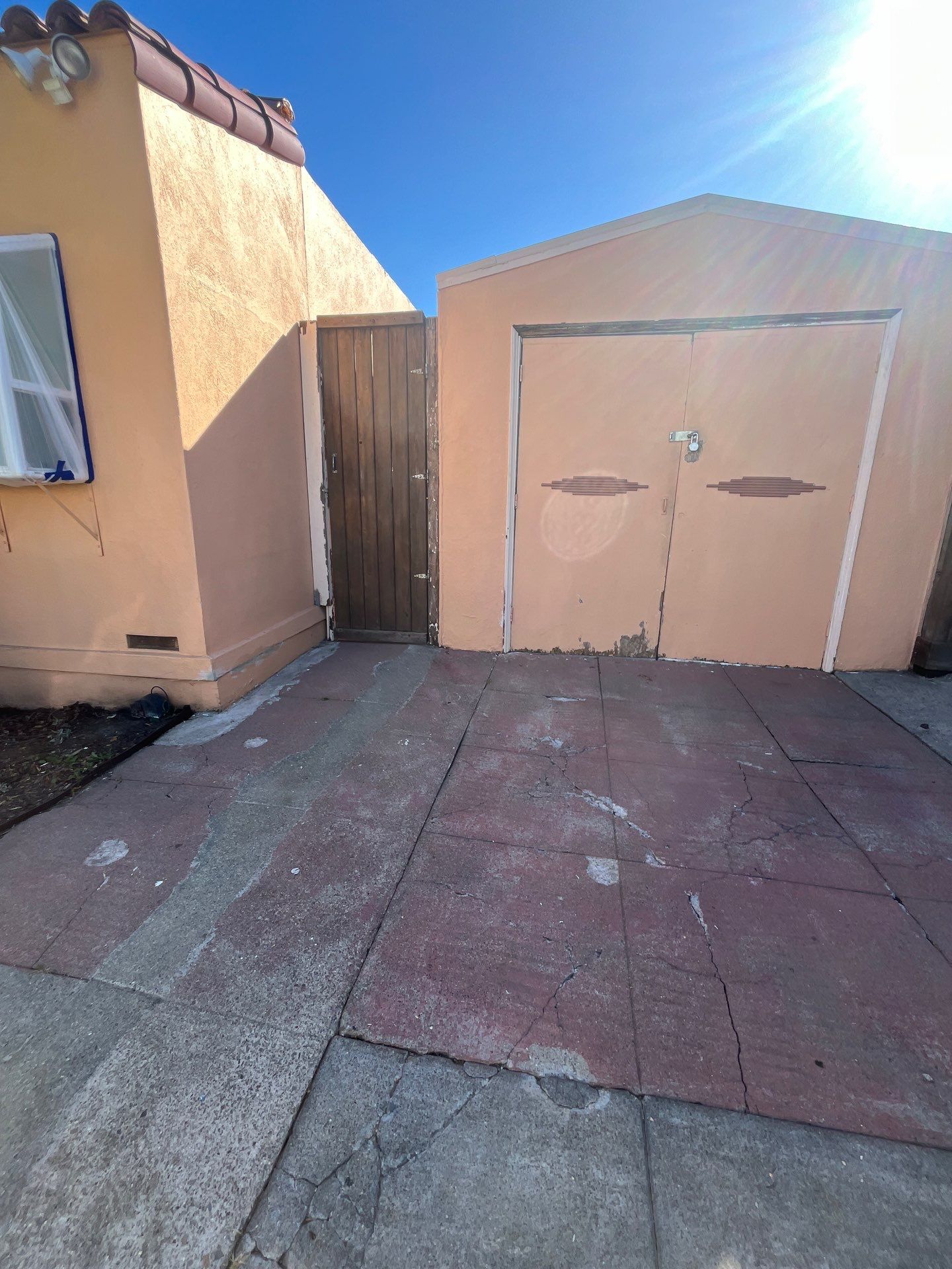 Project in Oakland by Herrera’s Bay Area Painting inc.