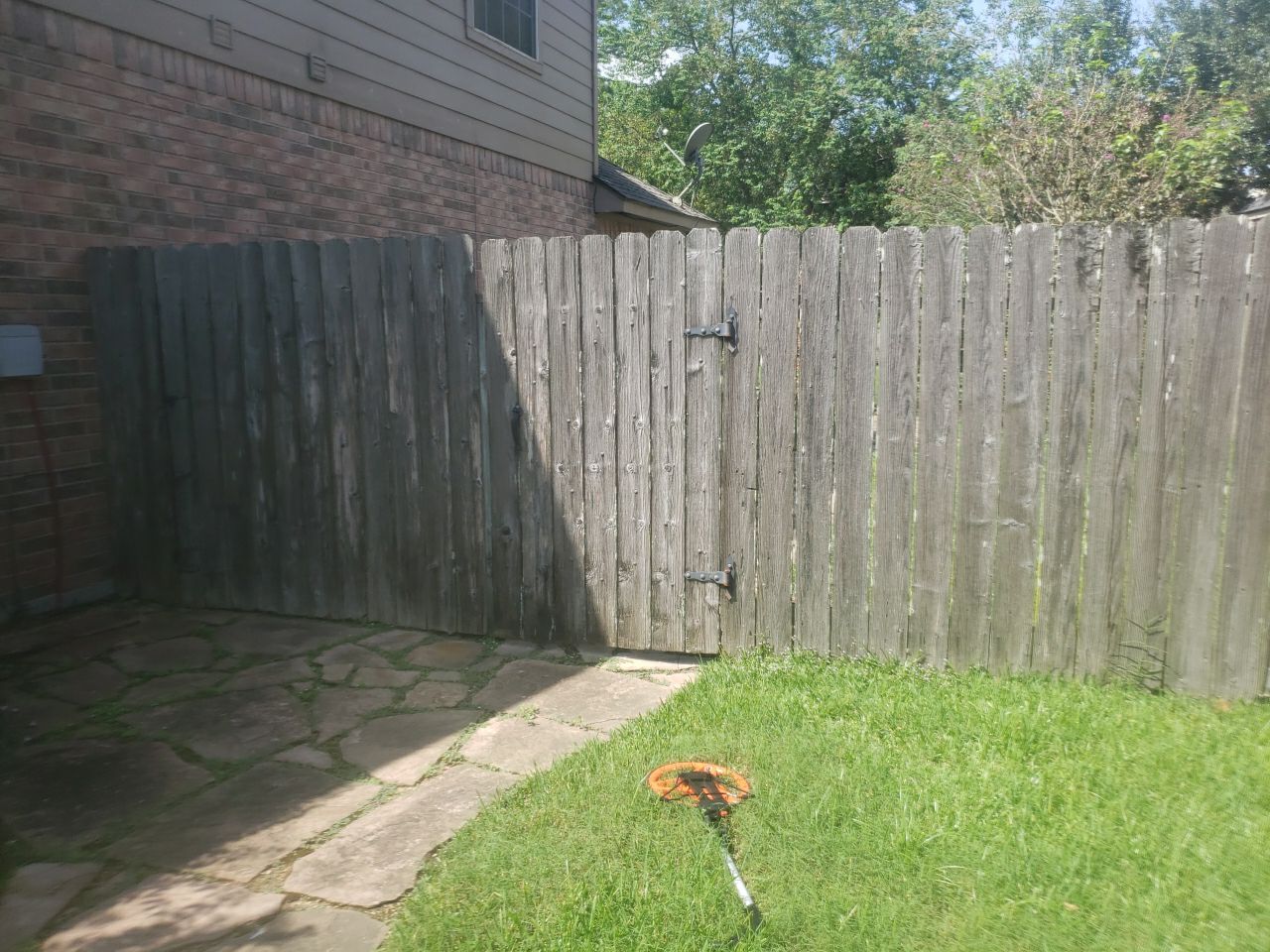 6'6" Western Red Cedar Fence Install by Astro Outdoor Designs 