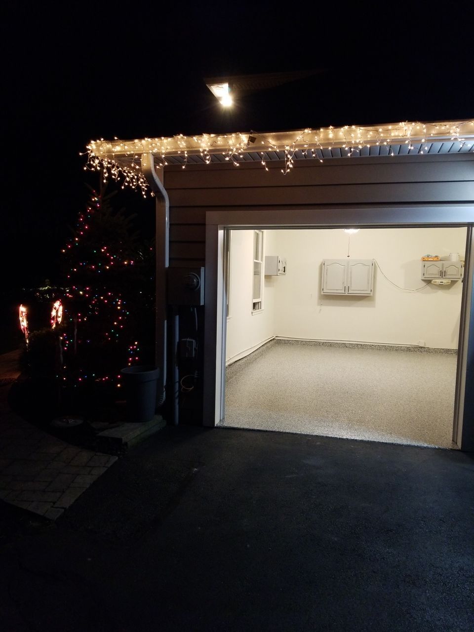 Garage Floor in Domino by Spectrum Painting, LLC
