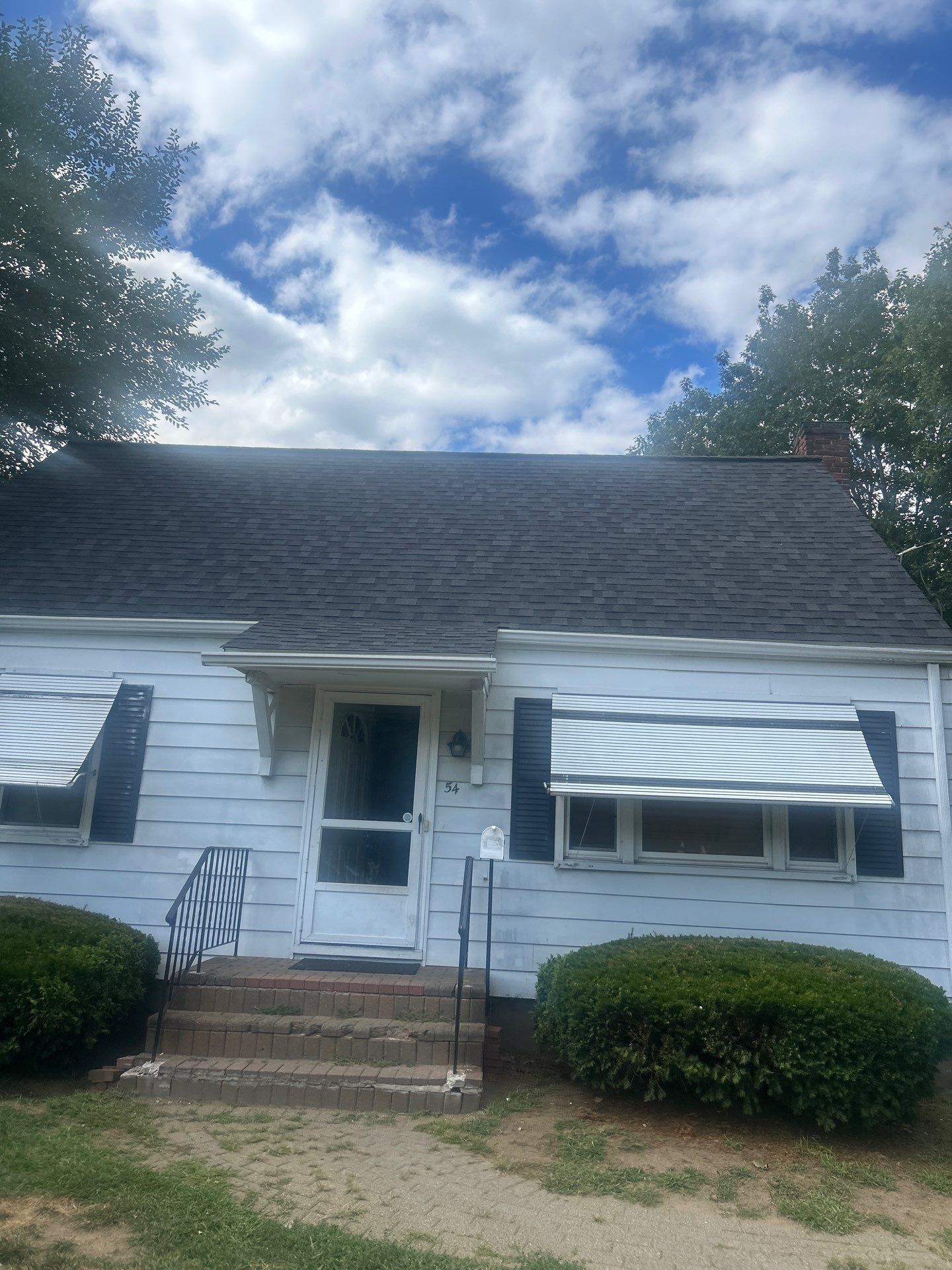 Owens Corning Duration: Onyx Black in East Hartford by Golden Shield Roofing