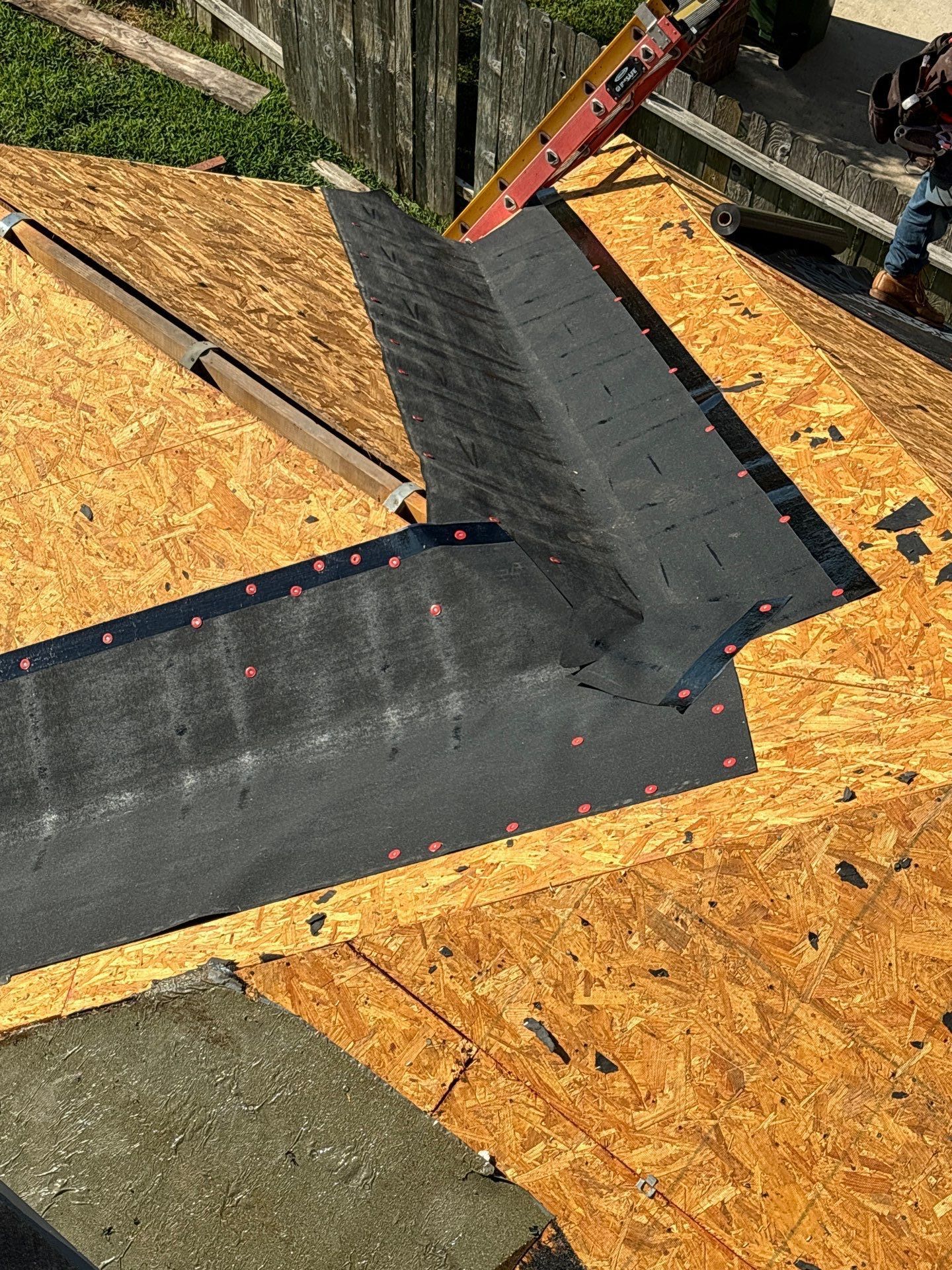 Residential Roofing Installation using Owen's Corning Duration (Lifetime) Shingles by Roof Repair Company