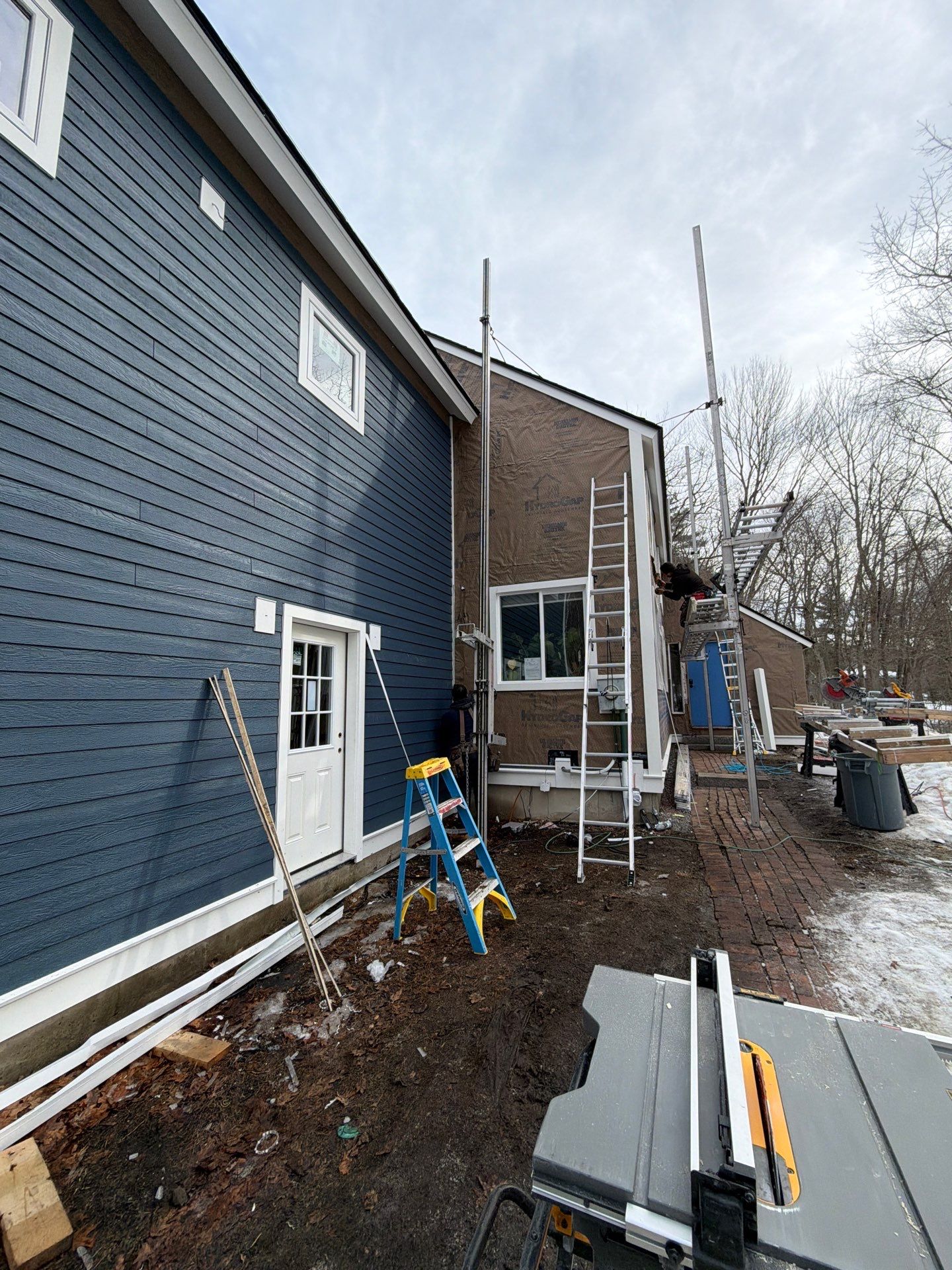 Custom ADU Construction with Vaulted In-Law Suite – LP SmartSide®, ZIP System® & Harvey® Windows by Sensible Home Solutions