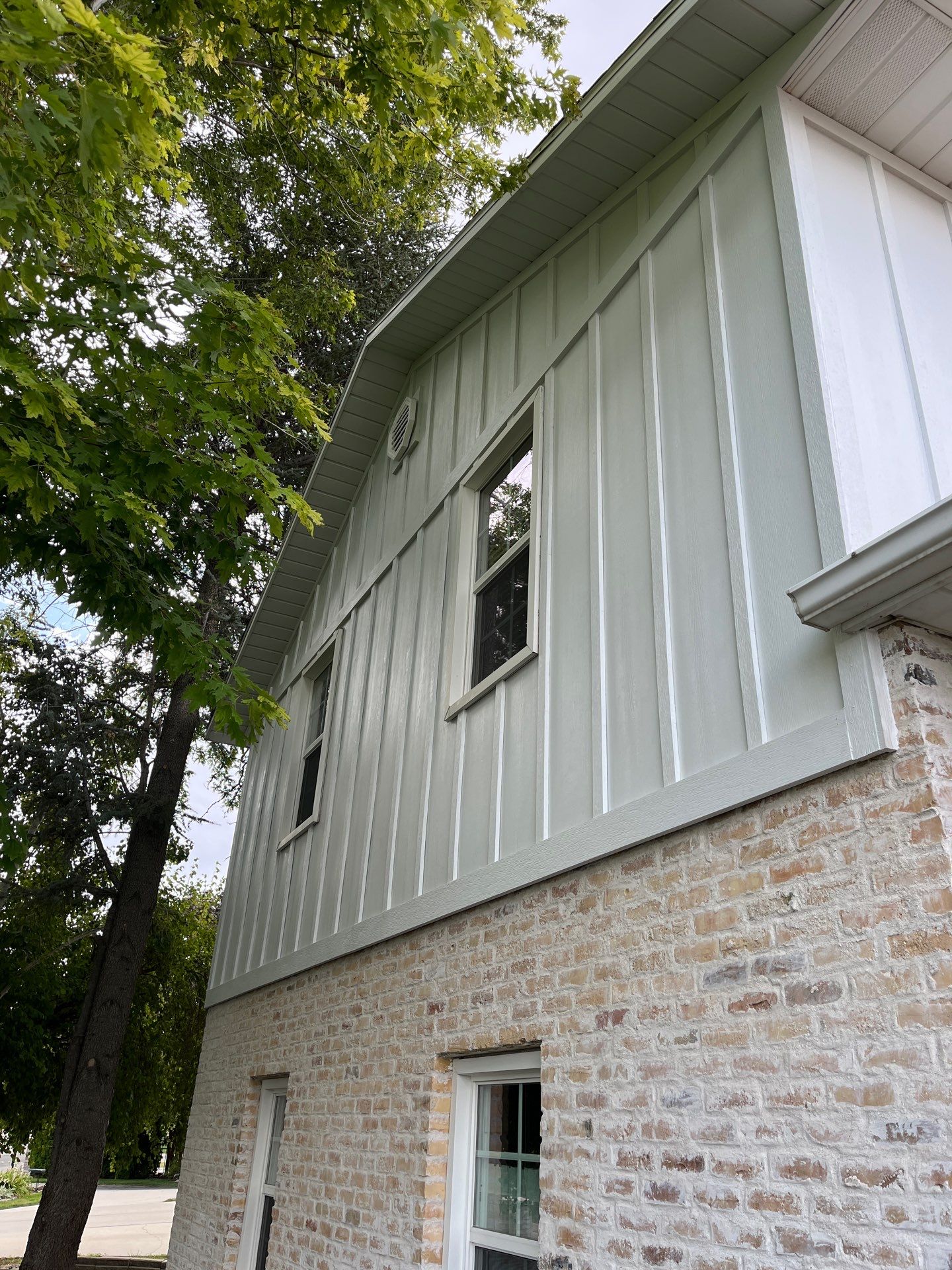 South Jordan | Crisp Board & Batten Accent | Arctic White by Ideal Siding Utah