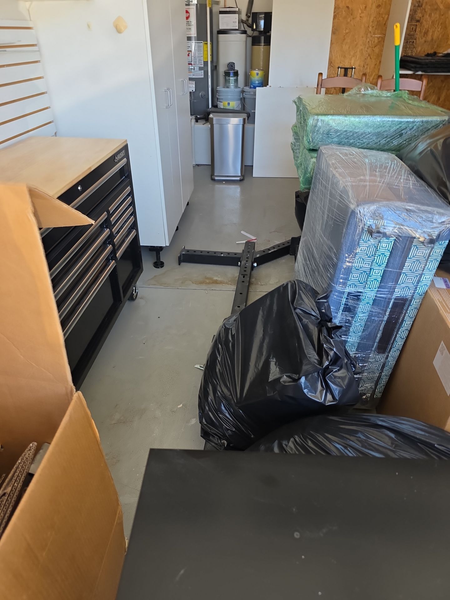 San Luis Obispo Garage Floor Polyurea Coating with Driftwood Flakes by MGP Coatings