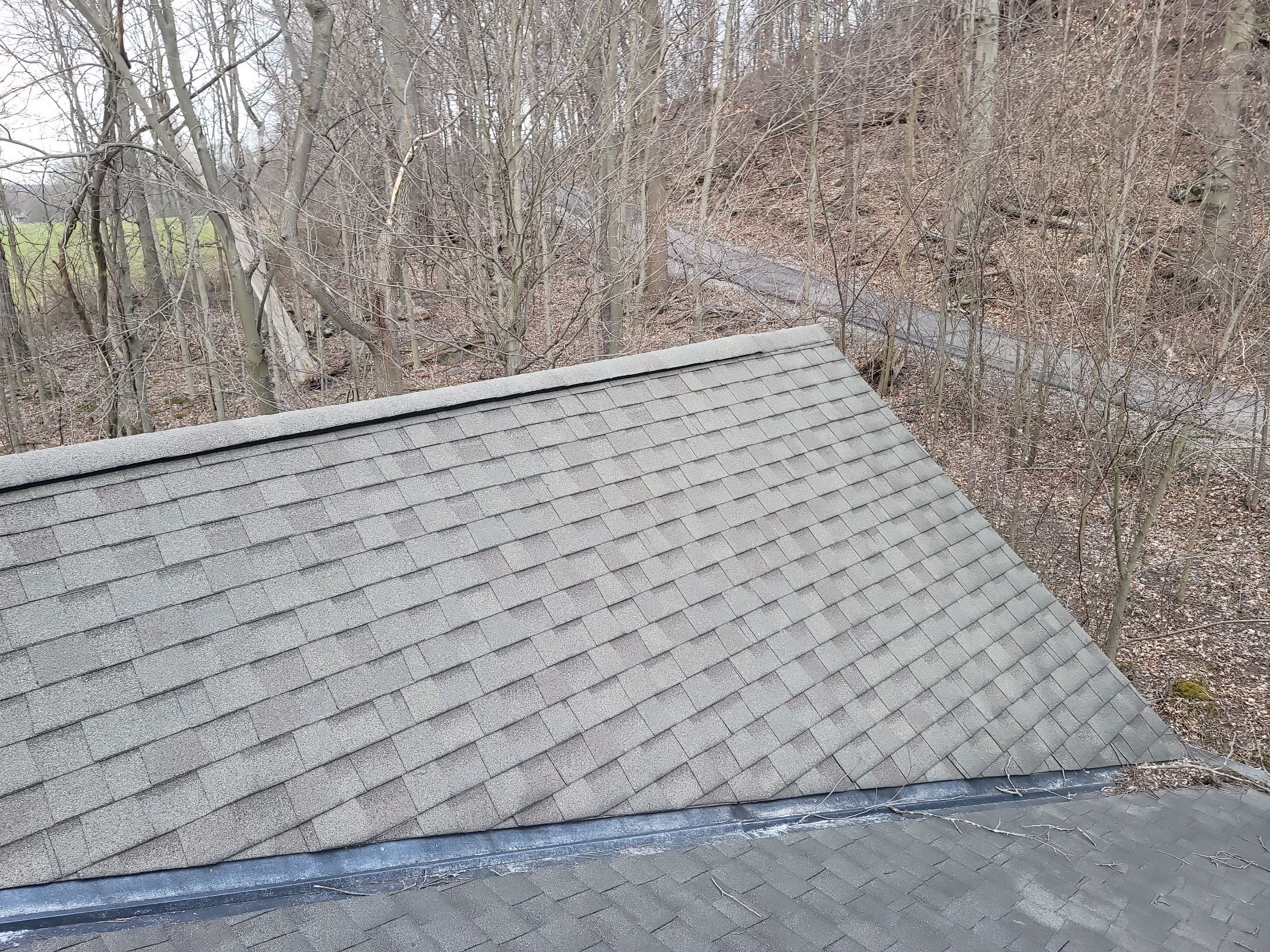 ATLAS PINNACLE HP W/SCOTCHGARD COLOR: WEATHERED WOOD by Eagle Eye Roofing