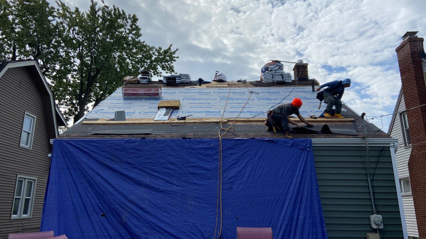 Siding Replacement using CertainTeed Restoration Classic D5 Forest Green by 180 Contractors