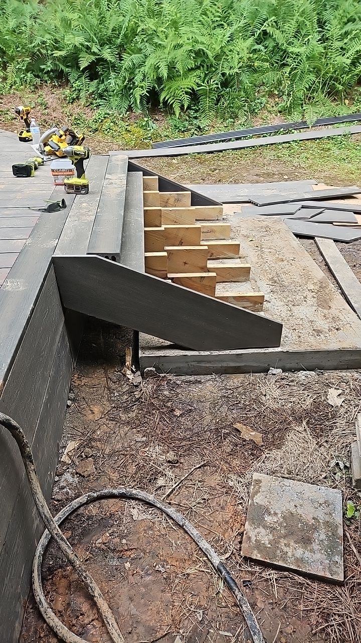 Jameswood Lane - Composite Deck Build by Pillar and Pine