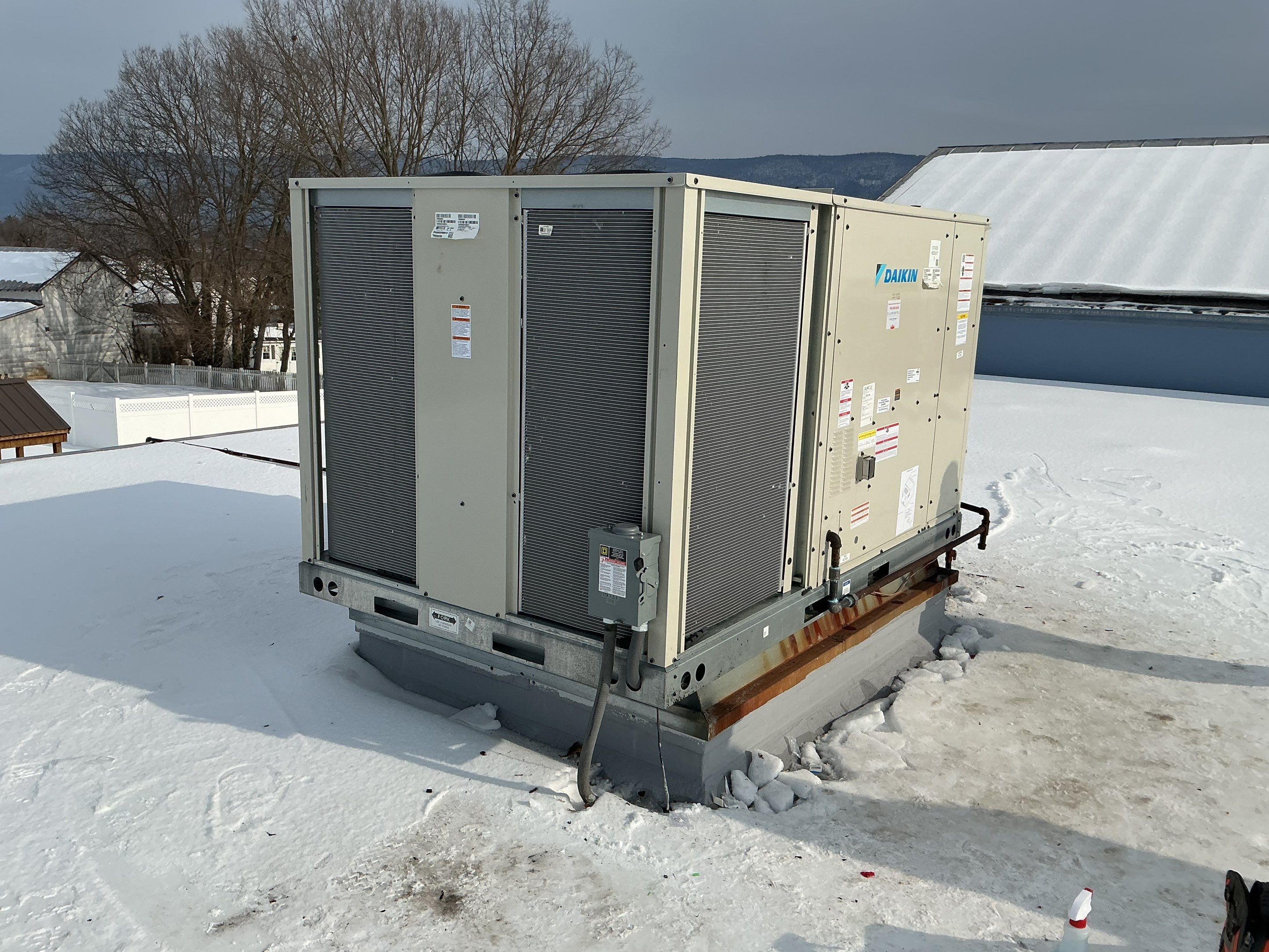 Mount Jackson Moose Lodge Daikin Rooftop Unit by Elemental Heating and air conditioning LLC