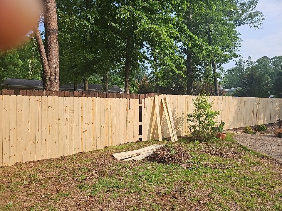 Royal Knoll Lane - Fence Installation  by Pillar and Pine