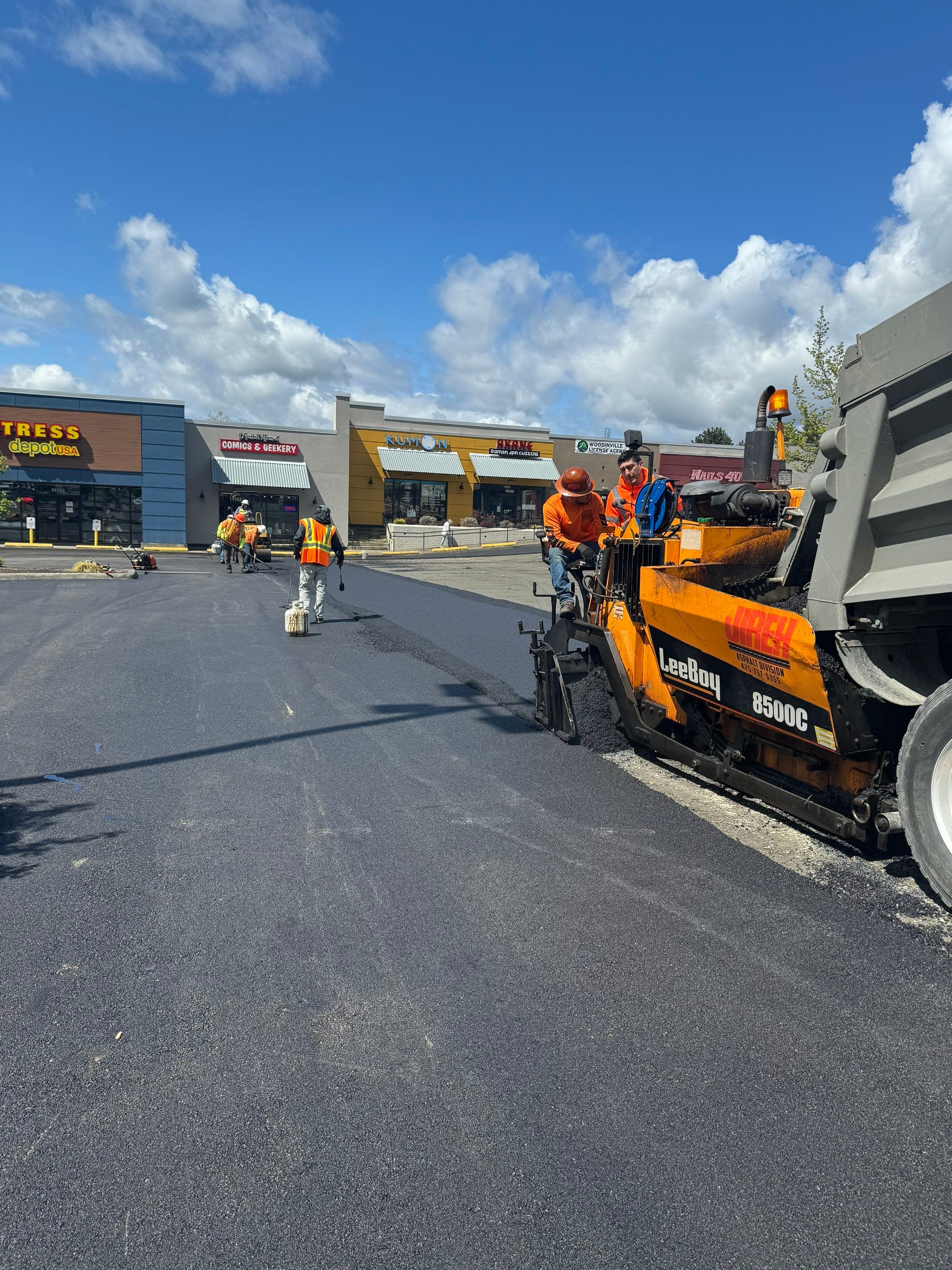 Colliers - Woodinville New Asphalt Parking Lot by Jireh Asphalt & Concrete Inc 