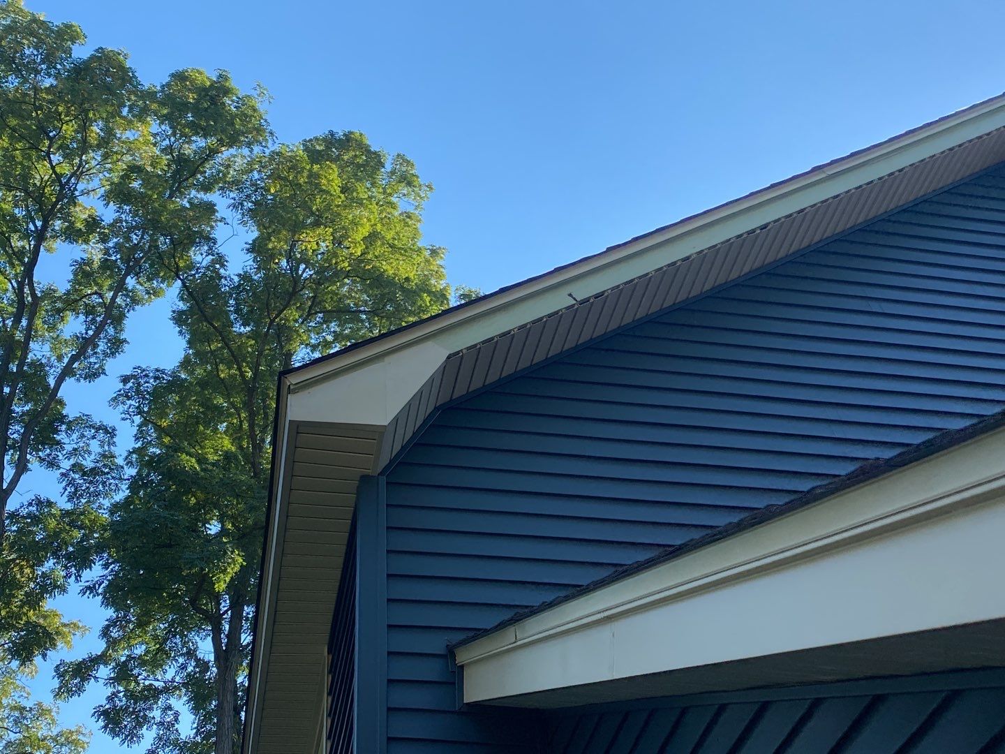 Siding Replacement using CertainTeed Restoration Classic D5 by 180 Contractors