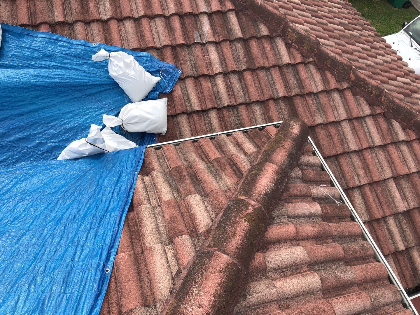 Metal Roof - Galvalume - Charcoal by Istueta Roofing