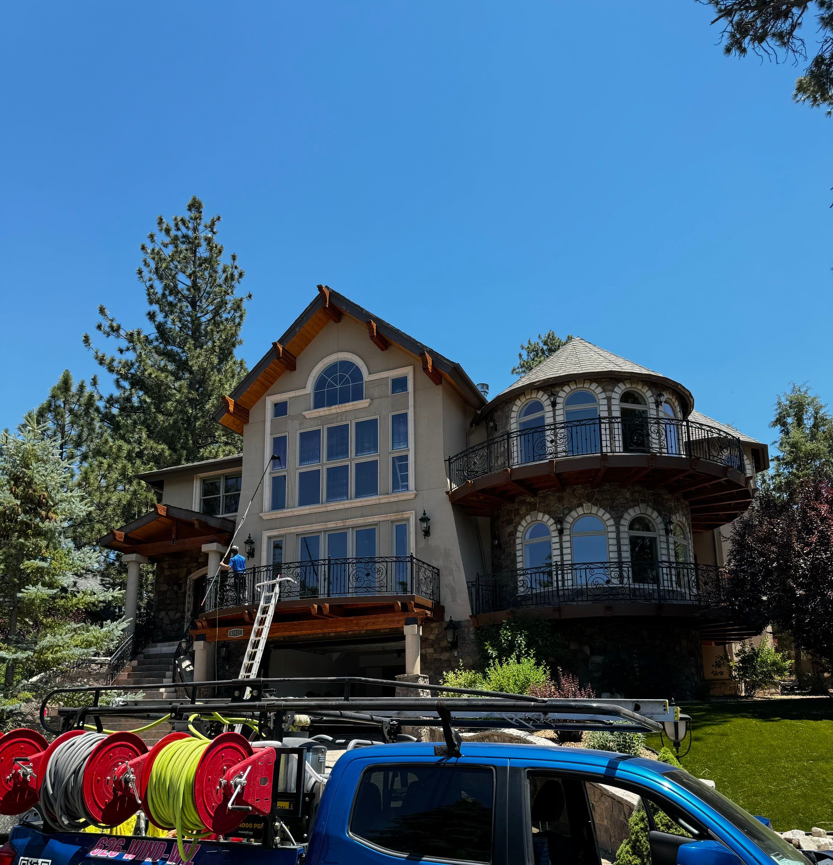 Window Cleaning by Pirate Pete’s Power Washing