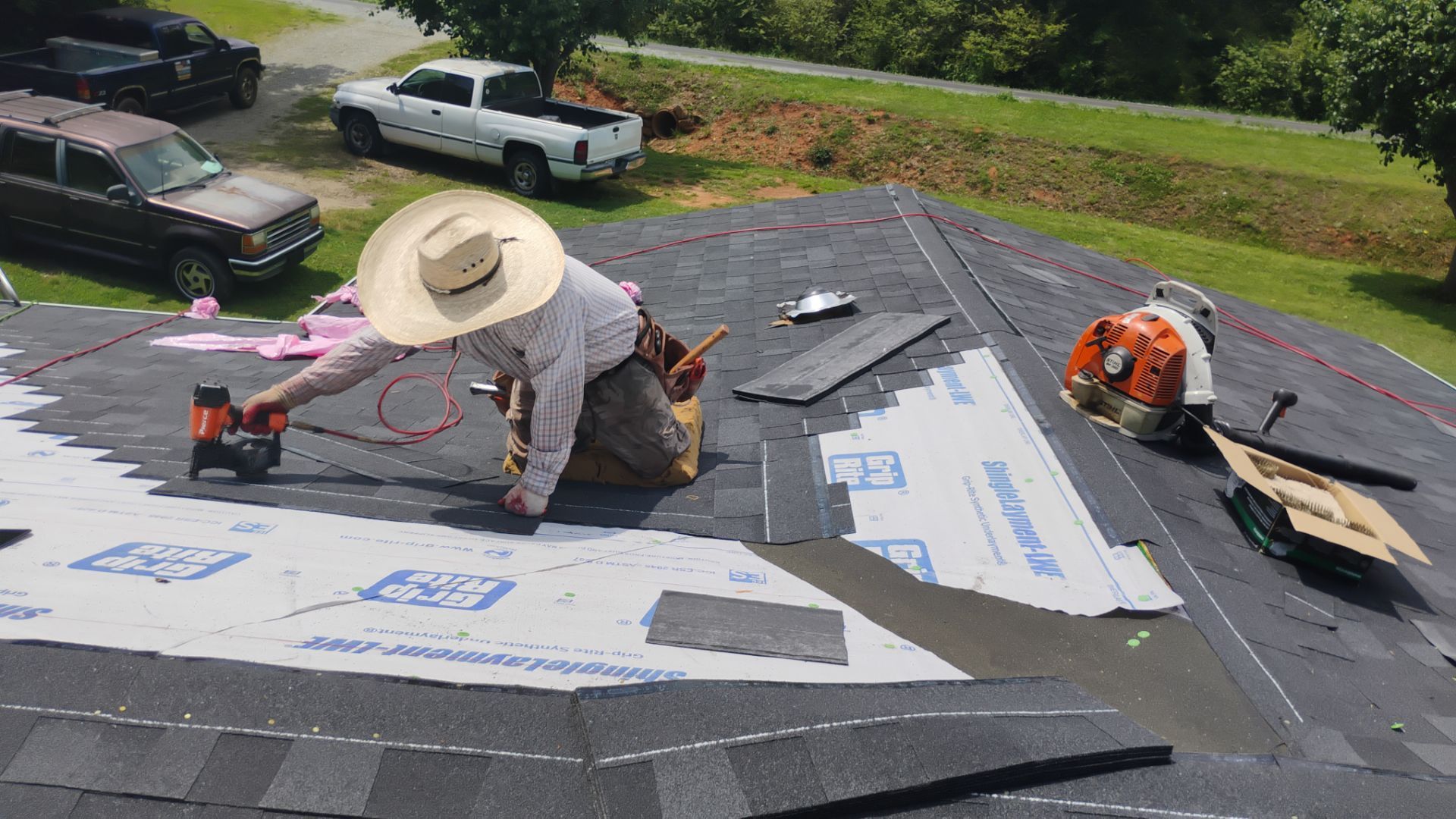 Taylor Roof by BROCK BUILDERS 